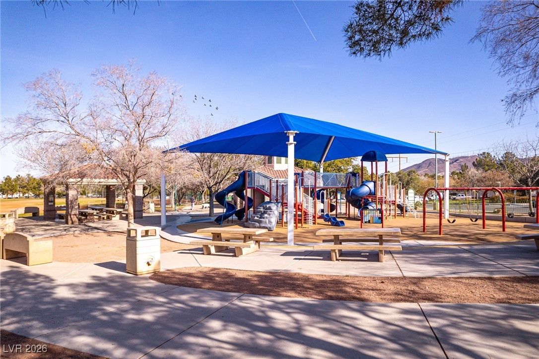 1594 Livingston Drive