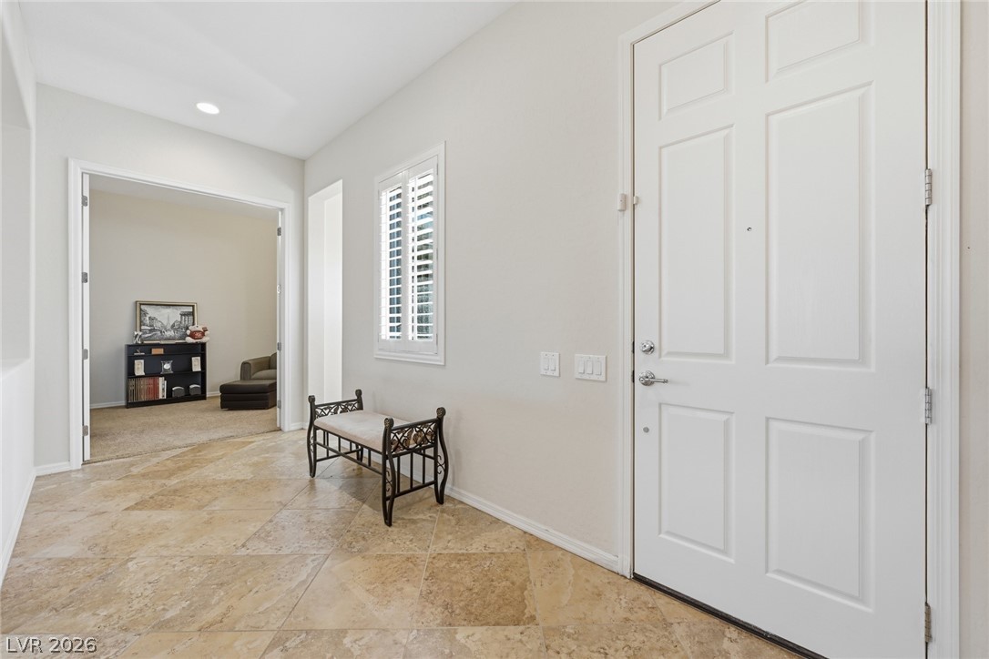 2677 La Boutique Street