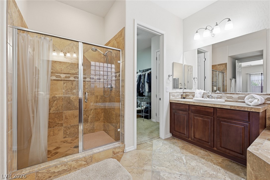 2677 La Boutique Street