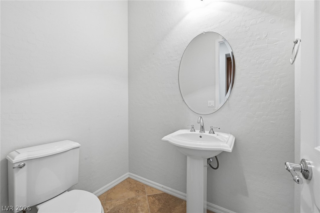 2677 La Boutique Street