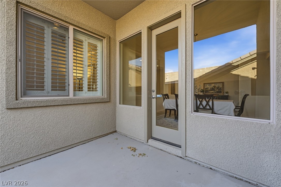 2677 La Boutique Street