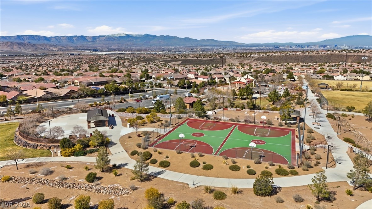 2677 La Boutique Street