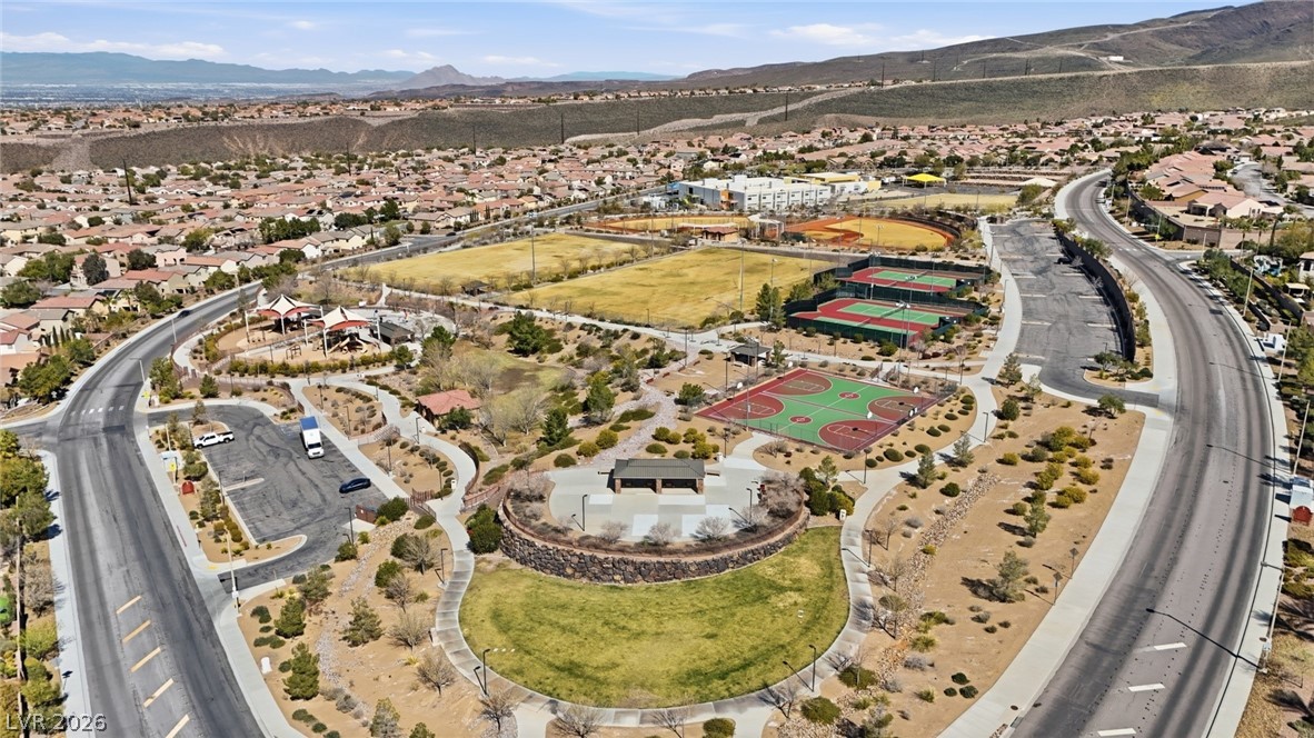 2677 La Boutique Street