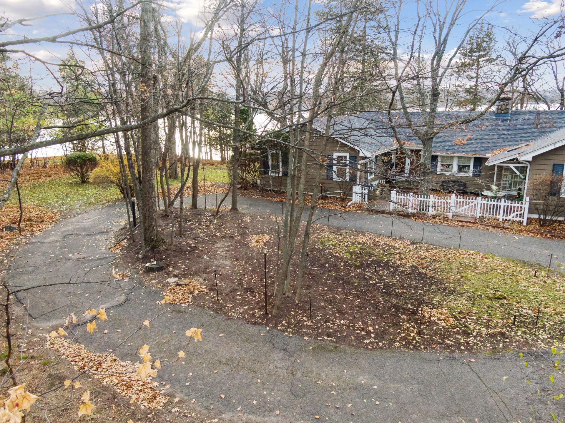 27940 Smithtown Road