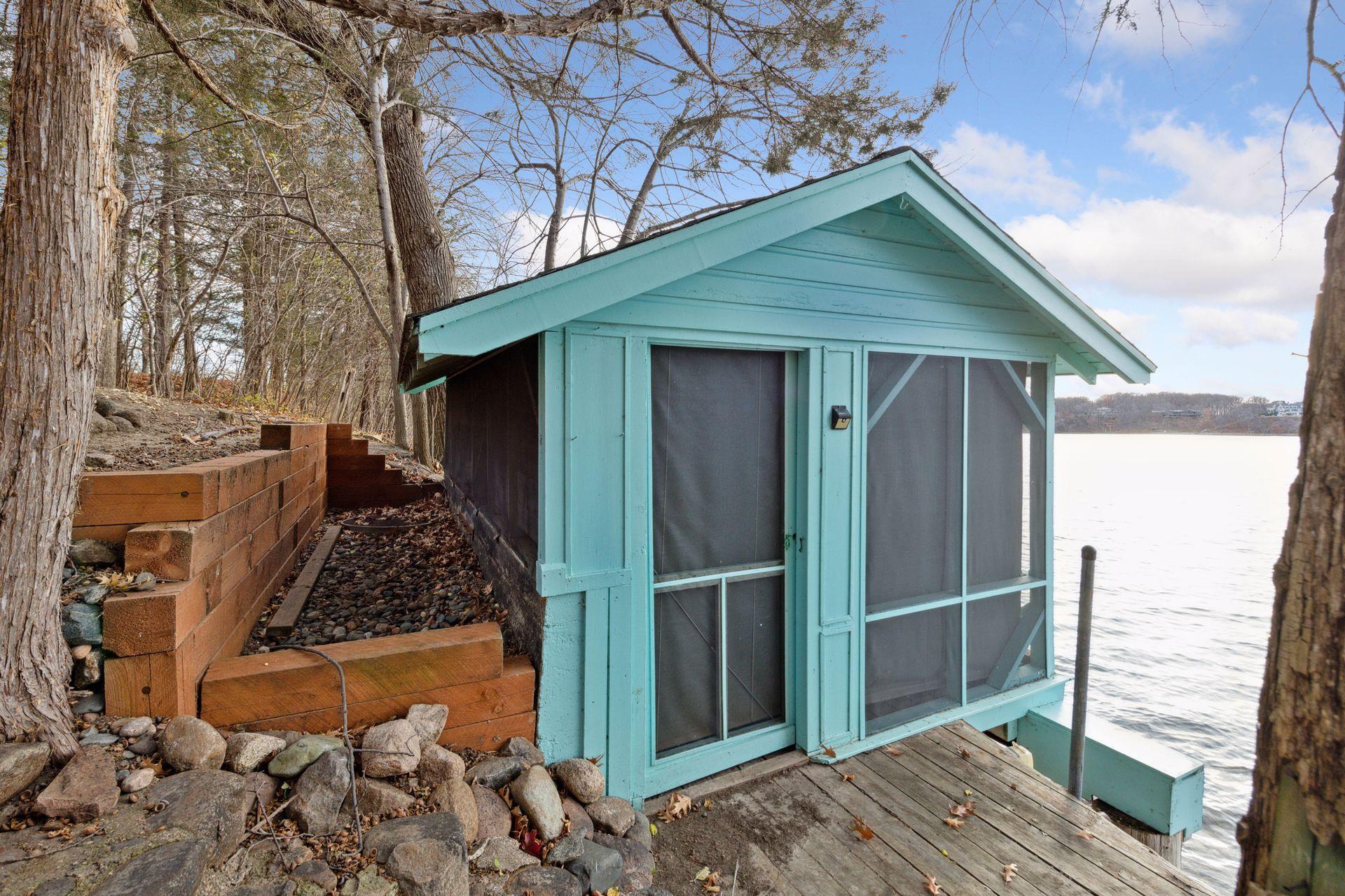 27940 Smithtown Road