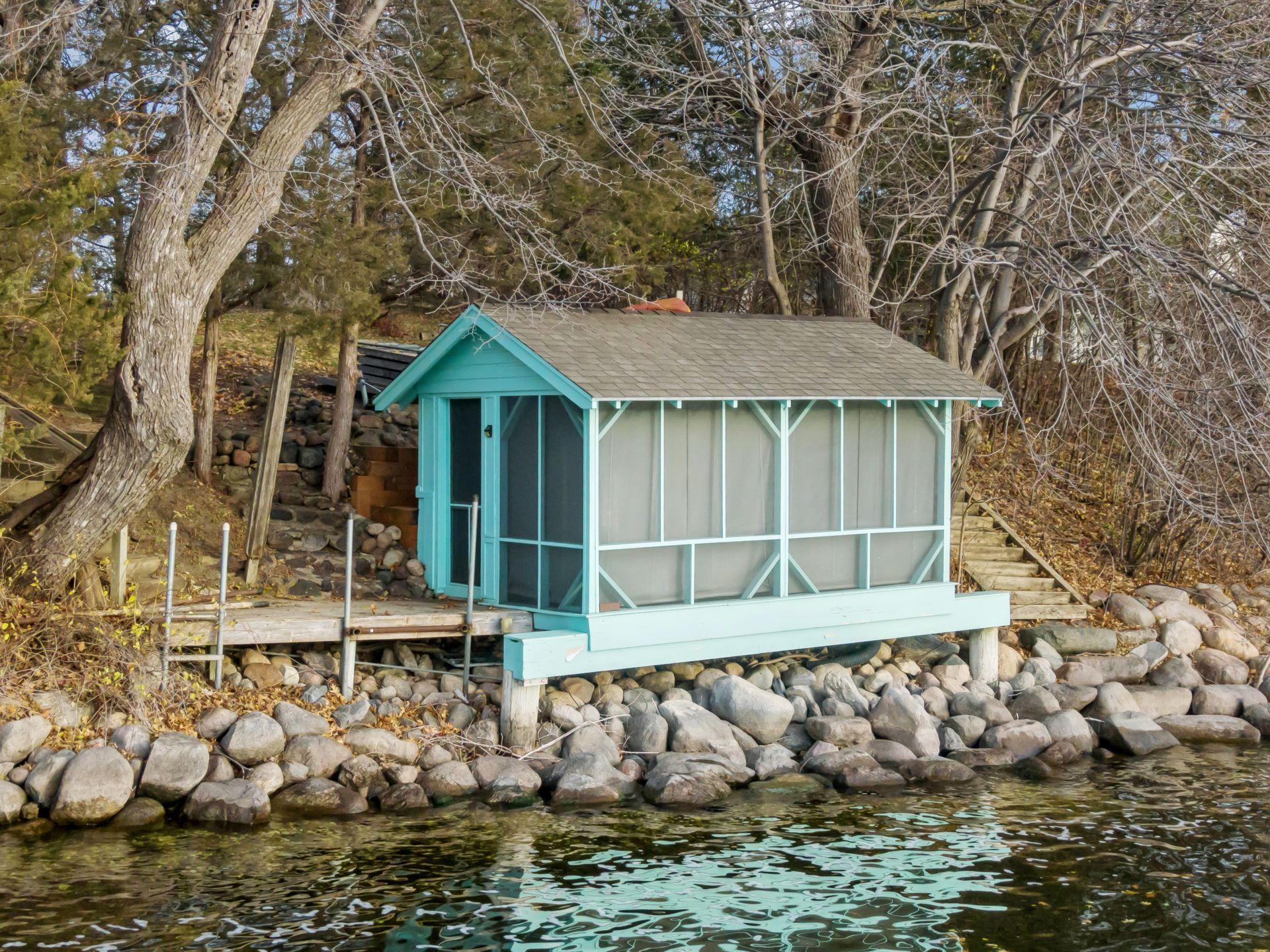27940 Smithtown Road