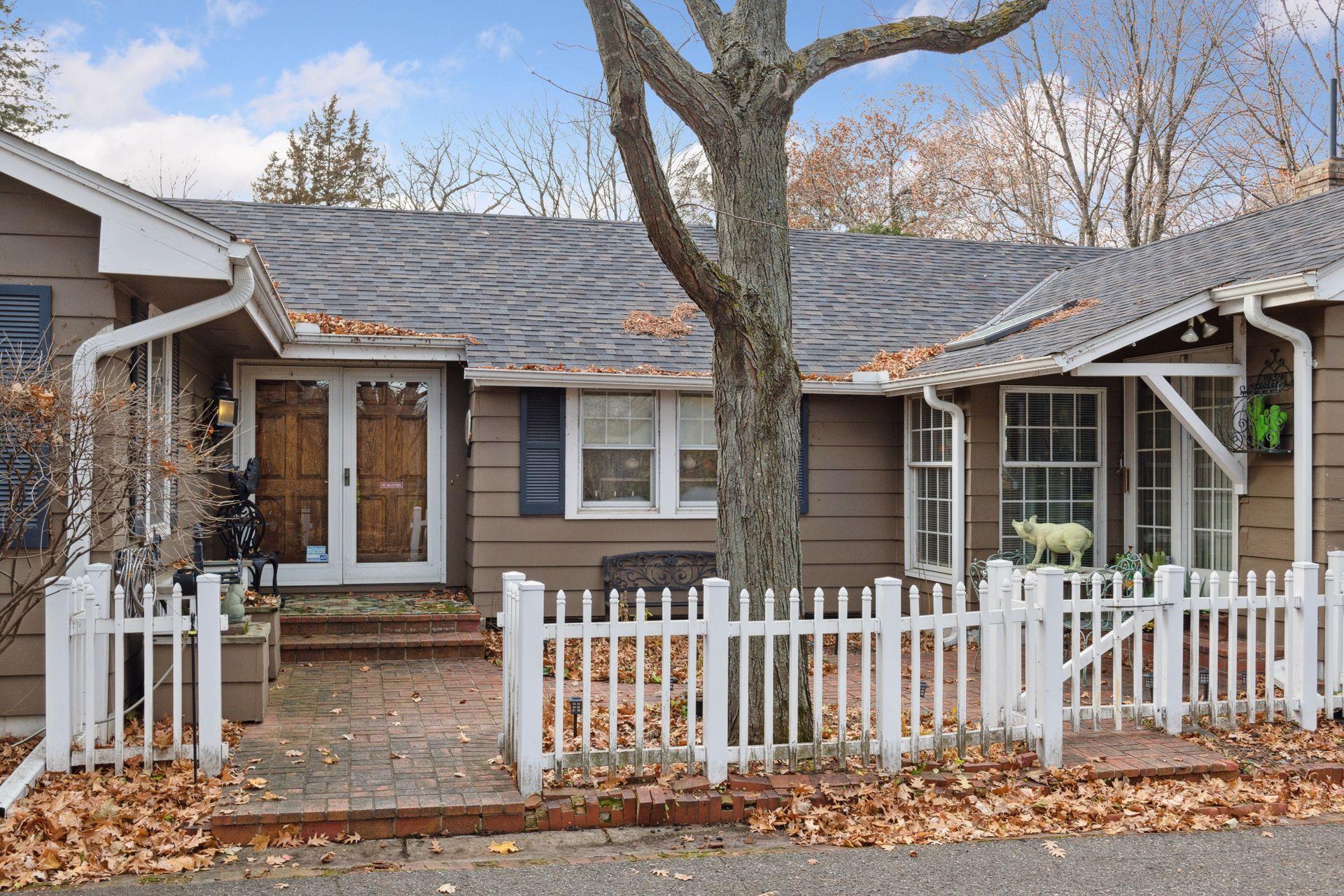 27940 Smithtown Road