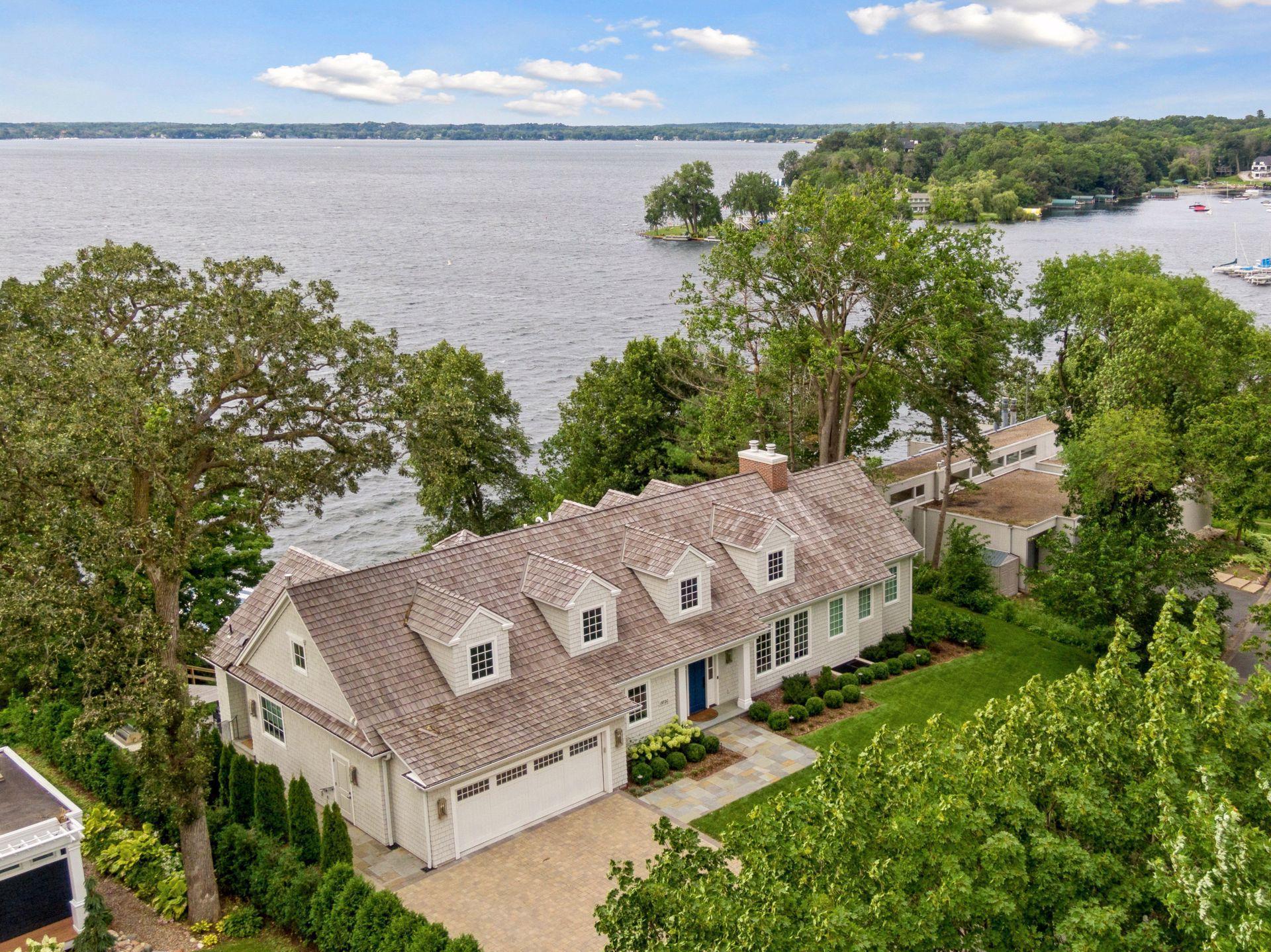 19720 Lakeview Avenue