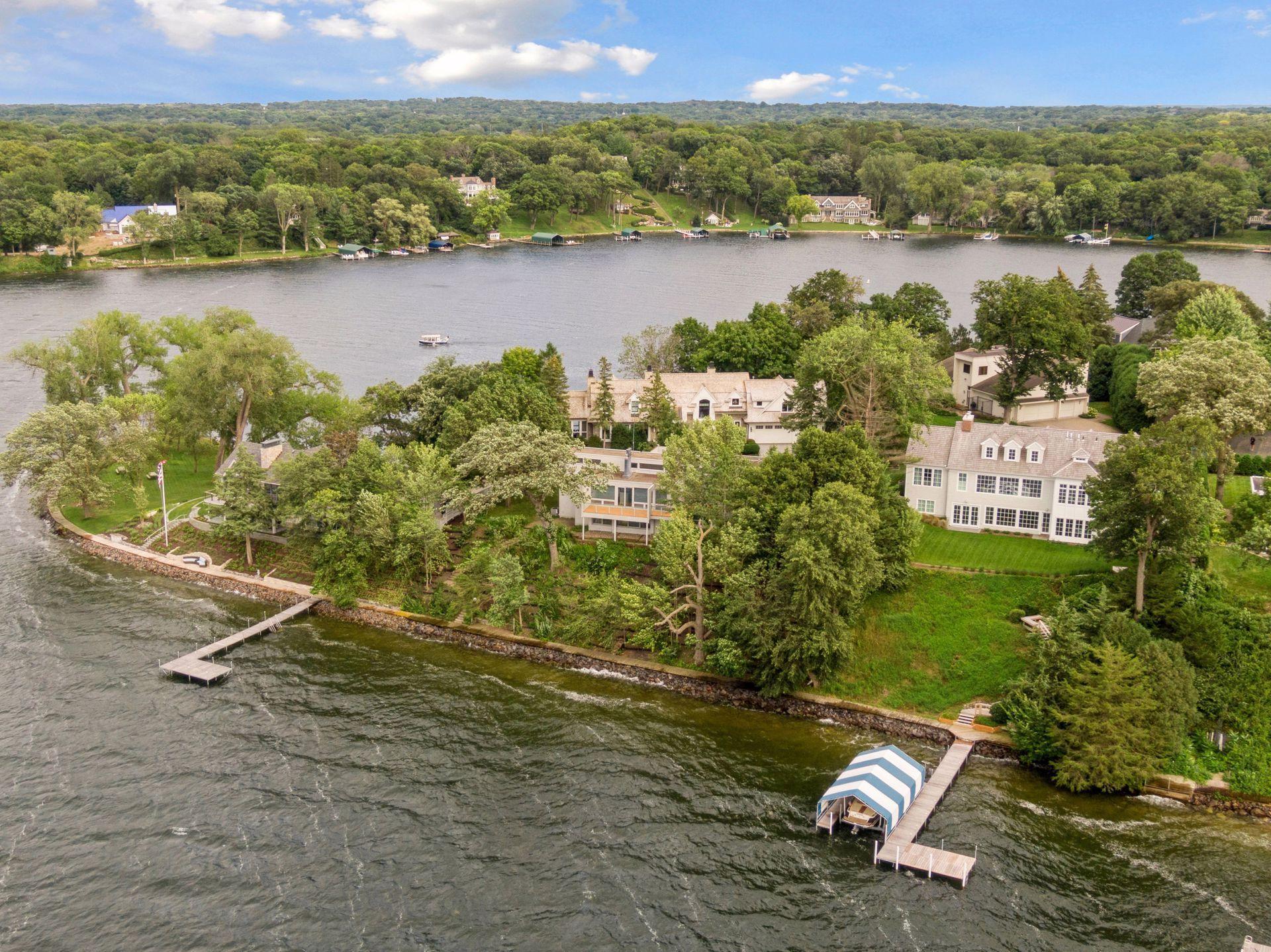 19720 Lakeview Avenue