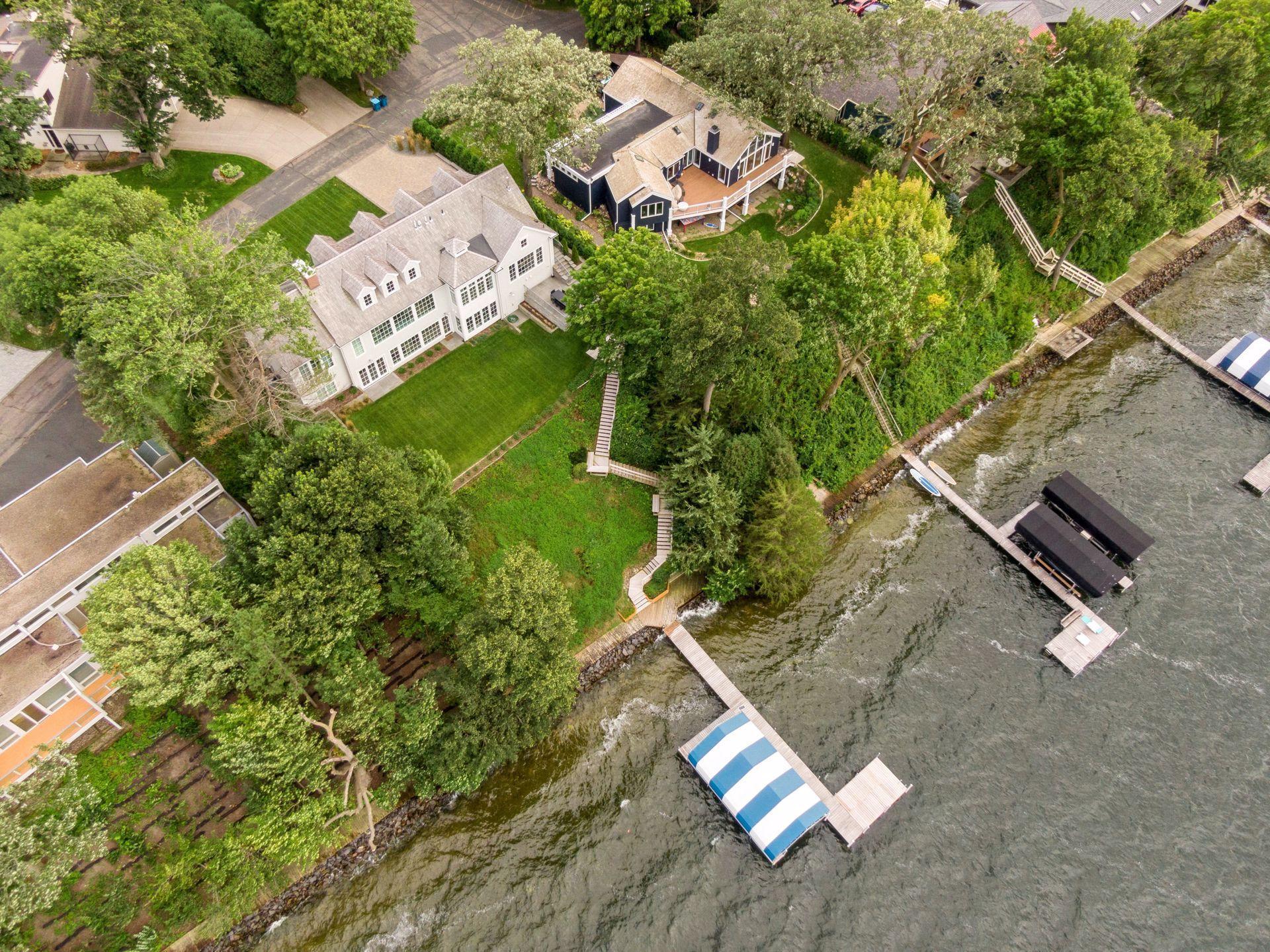 19720 Lakeview Avenue