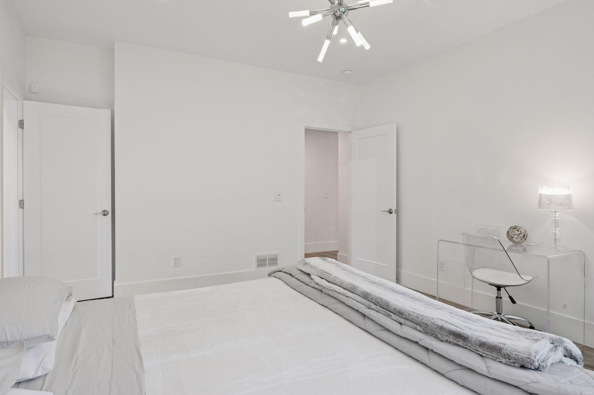 1032 Gardner Street E