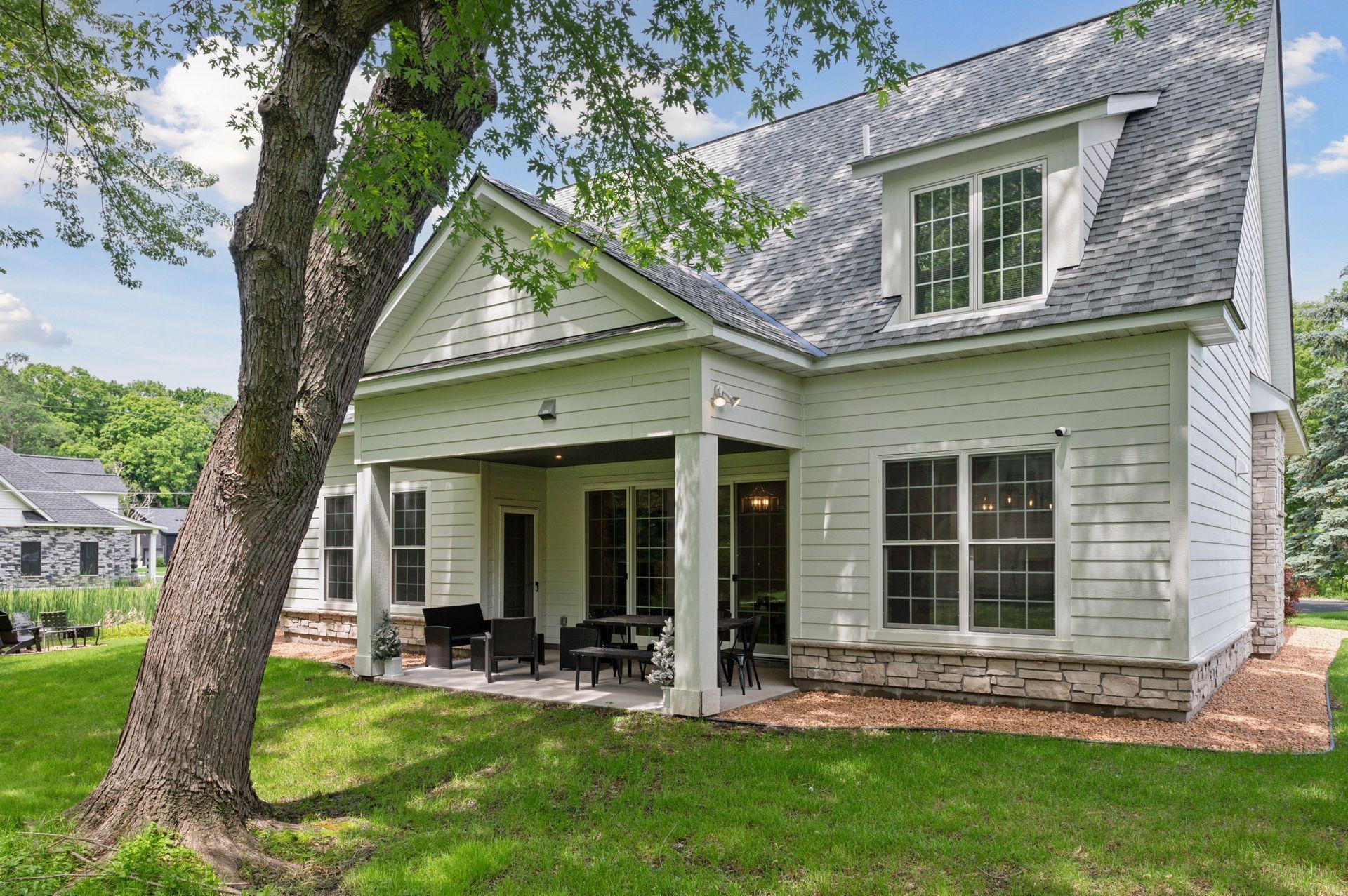 1032 Gardner Street E