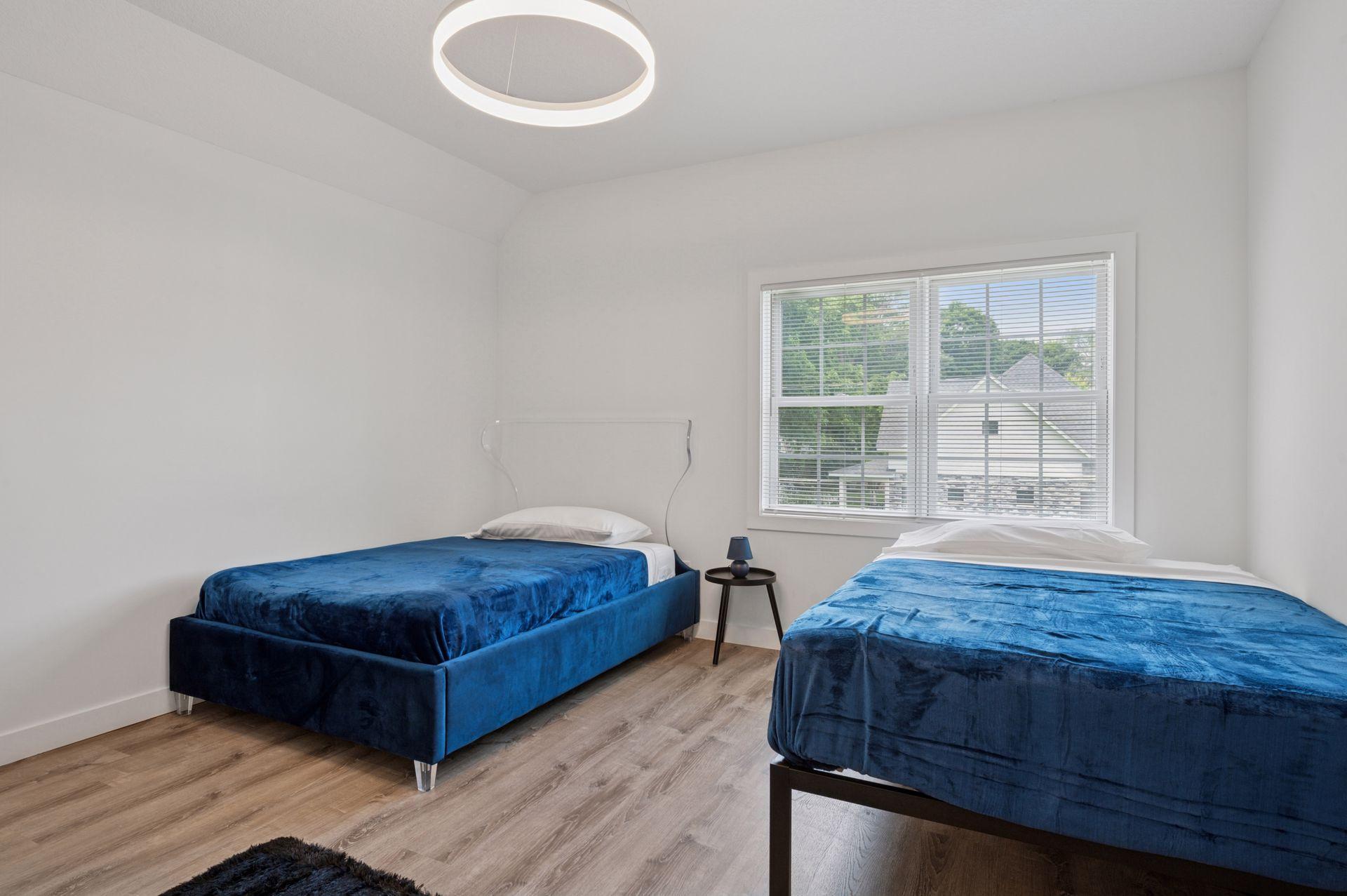 1032 Gardner Street E