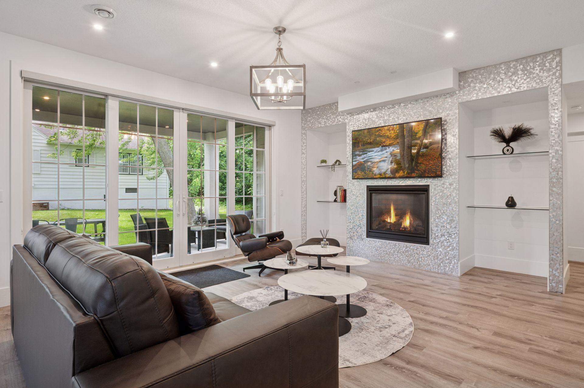 1032 Gardner Street E