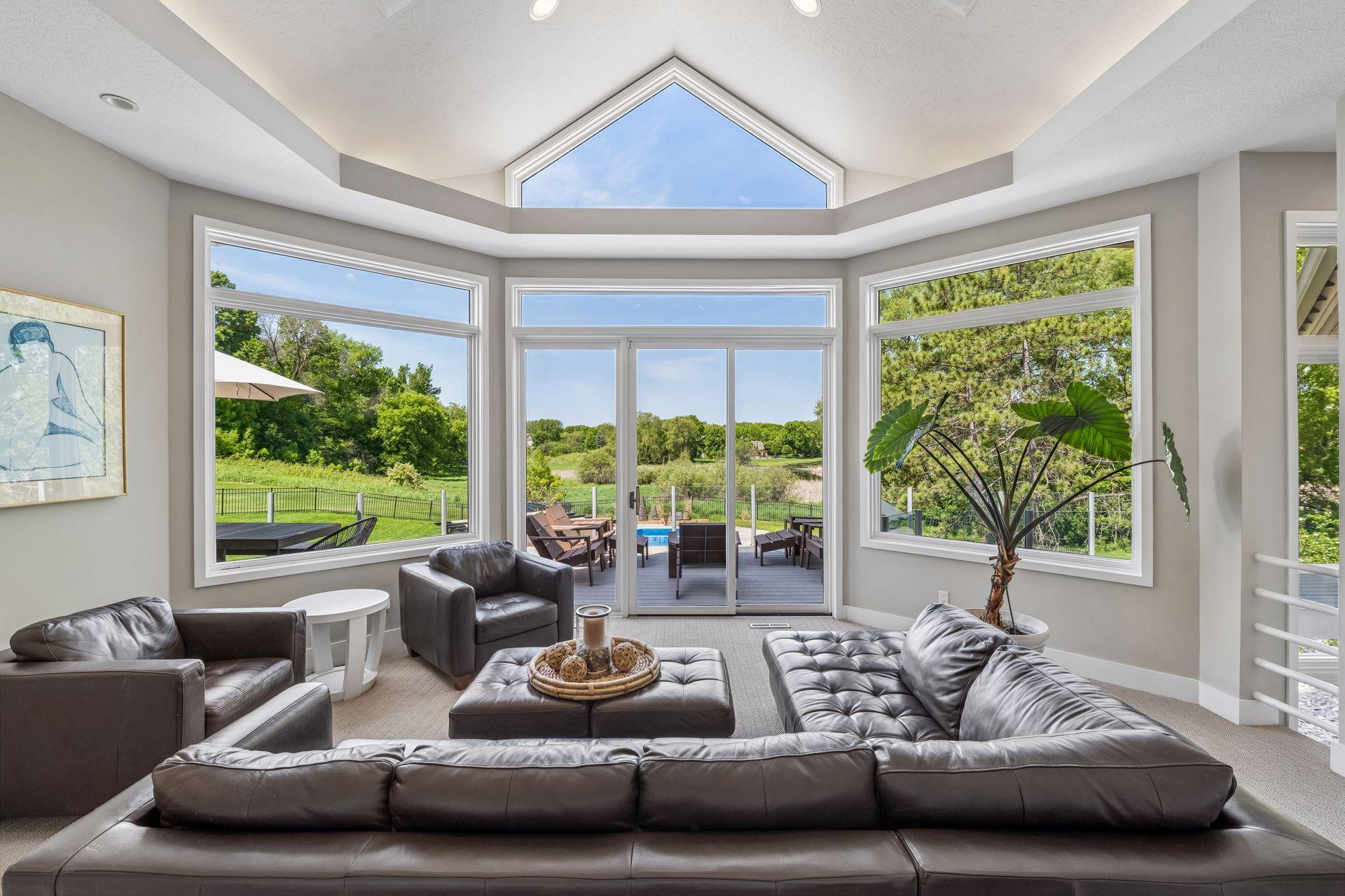 525 Navajo Road W