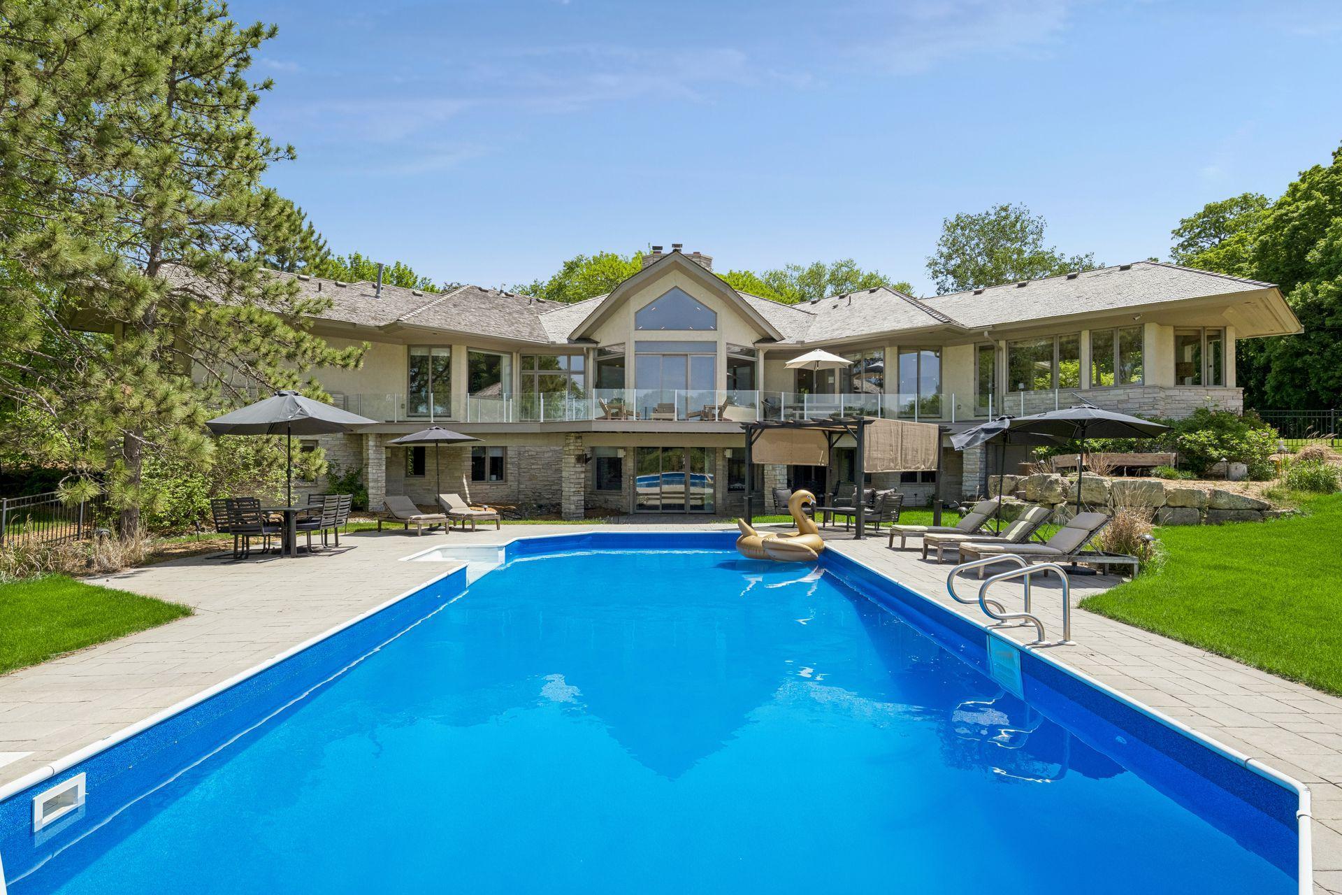 525 Navajo Road W