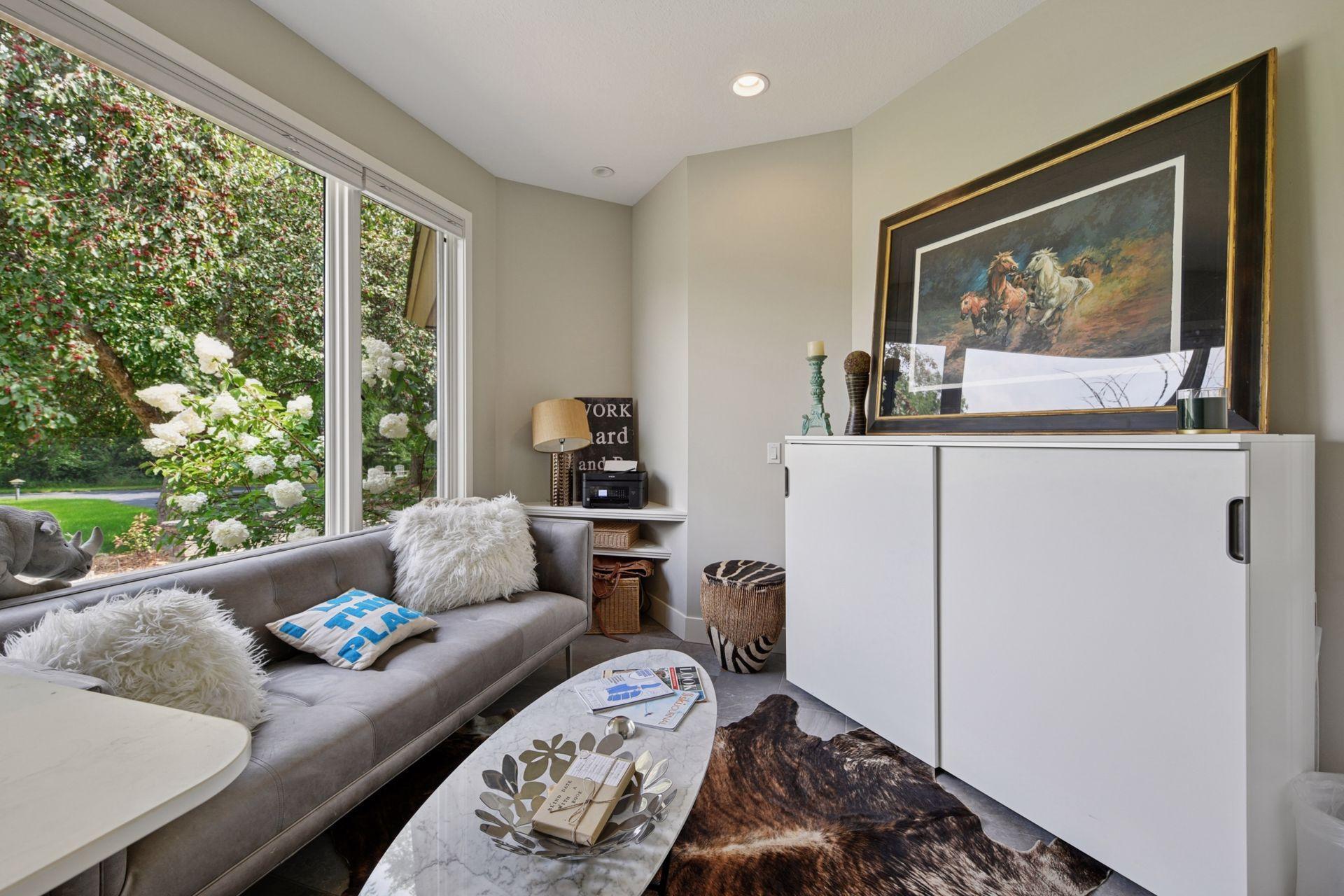 525 Navajo Road W