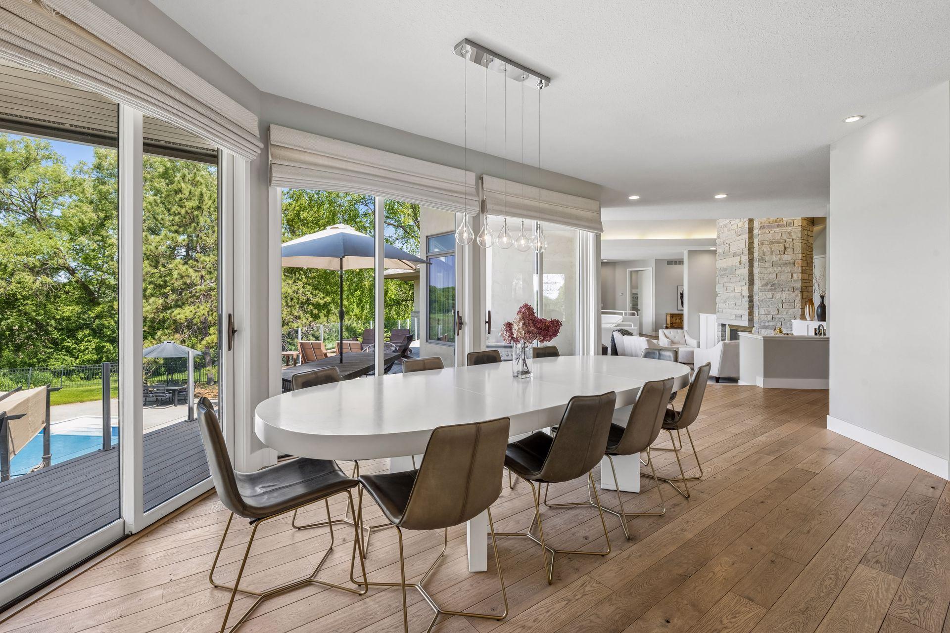 525 Navajo Road W