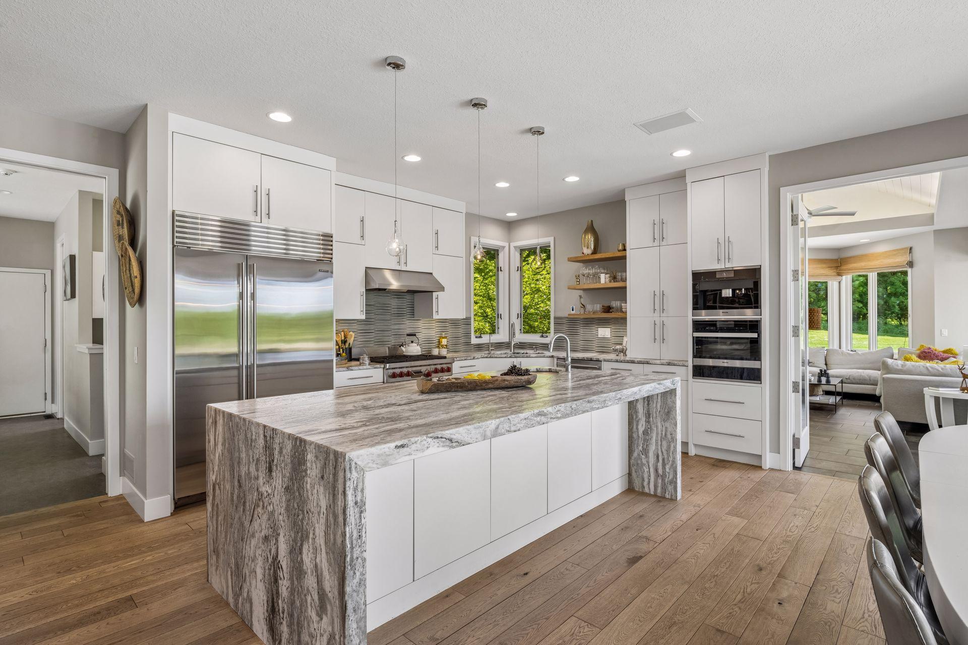 525 Navajo Road W