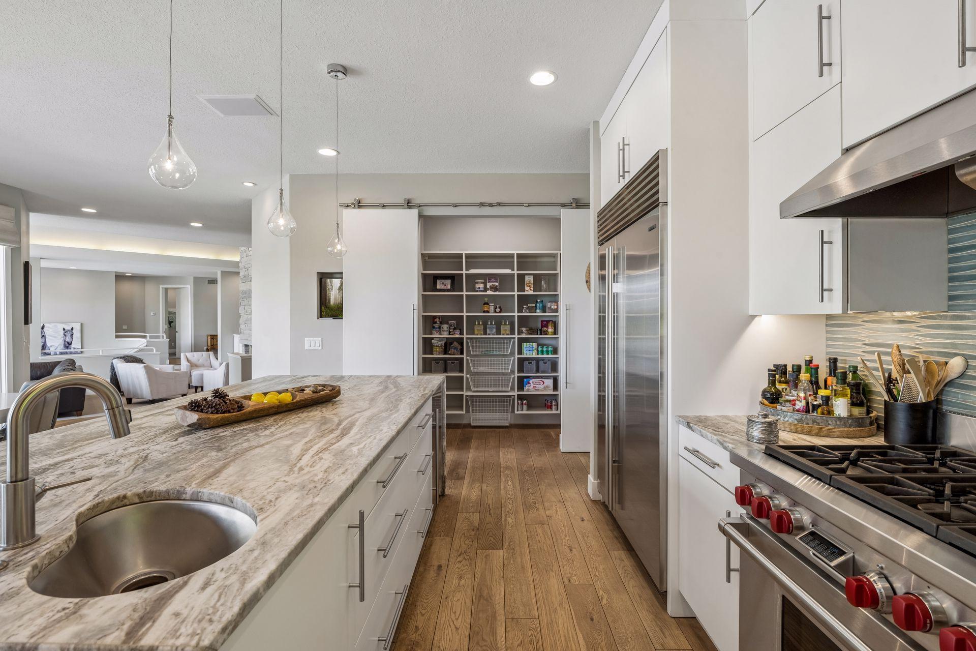 525 Navajo Road W