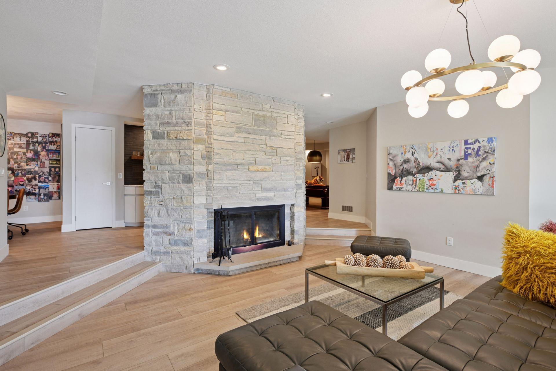 525 Navajo Road W