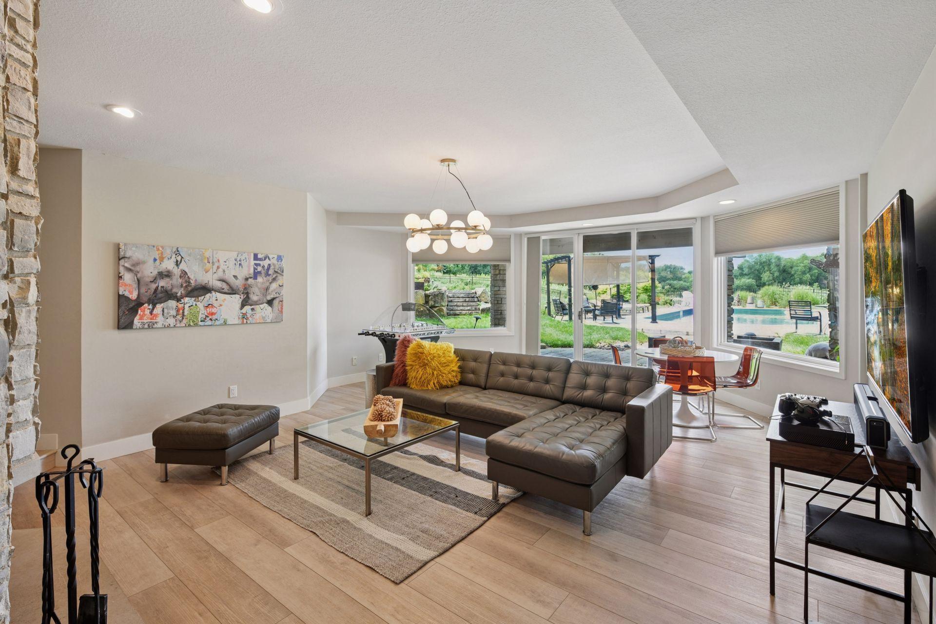 525 Navajo Road W