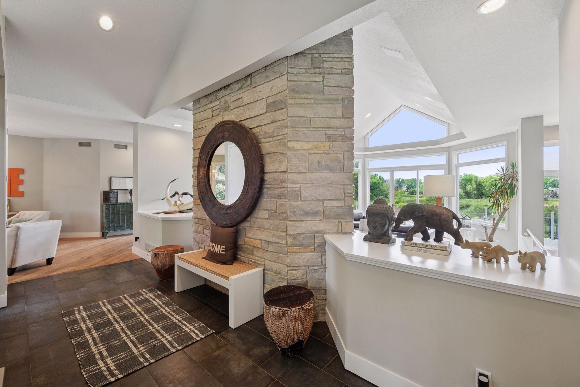 525 Navajo Road W