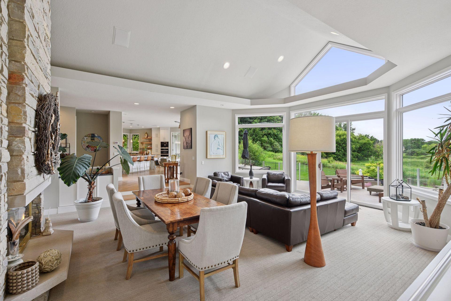 525 Navajo Road W