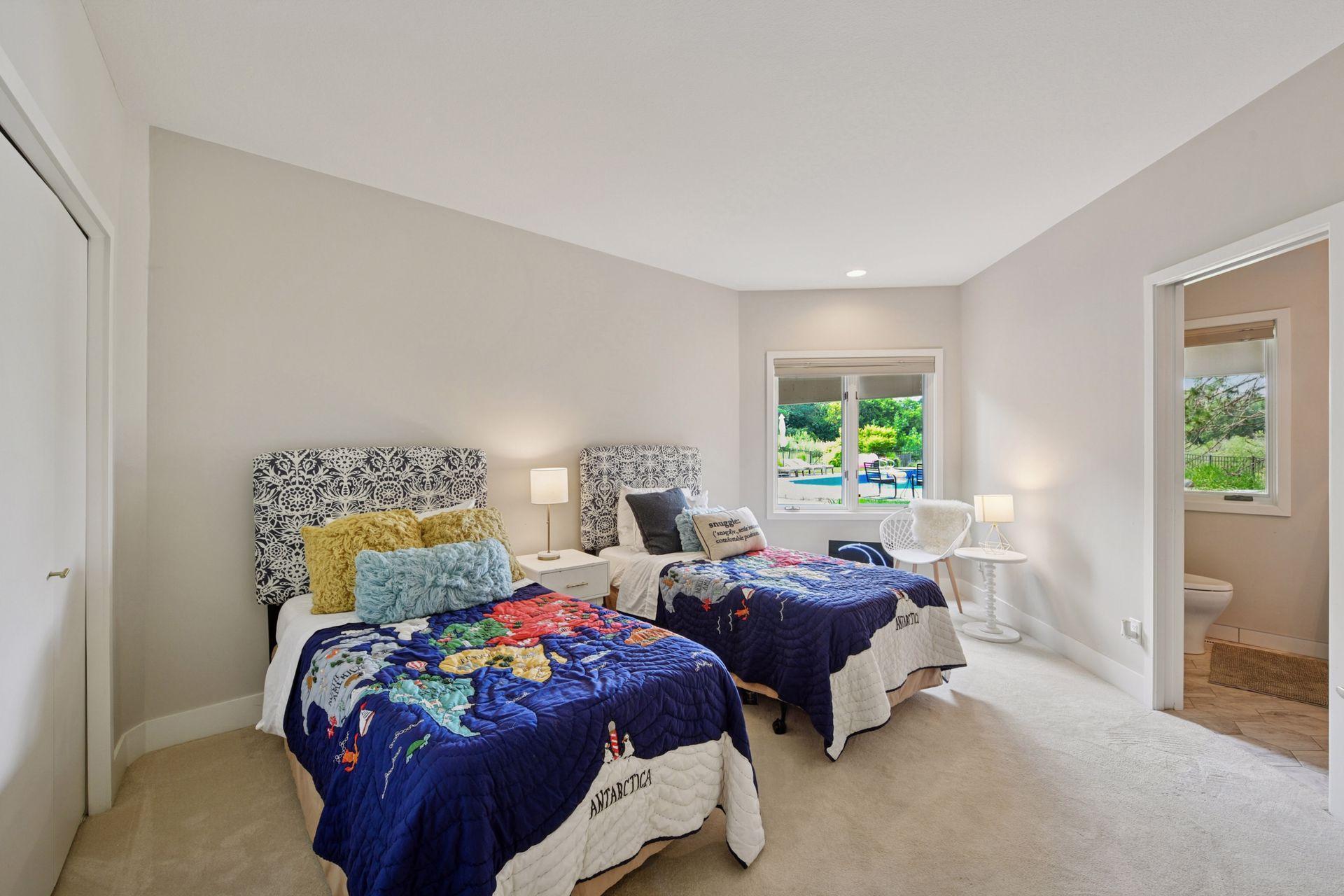 525 Navajo Road W