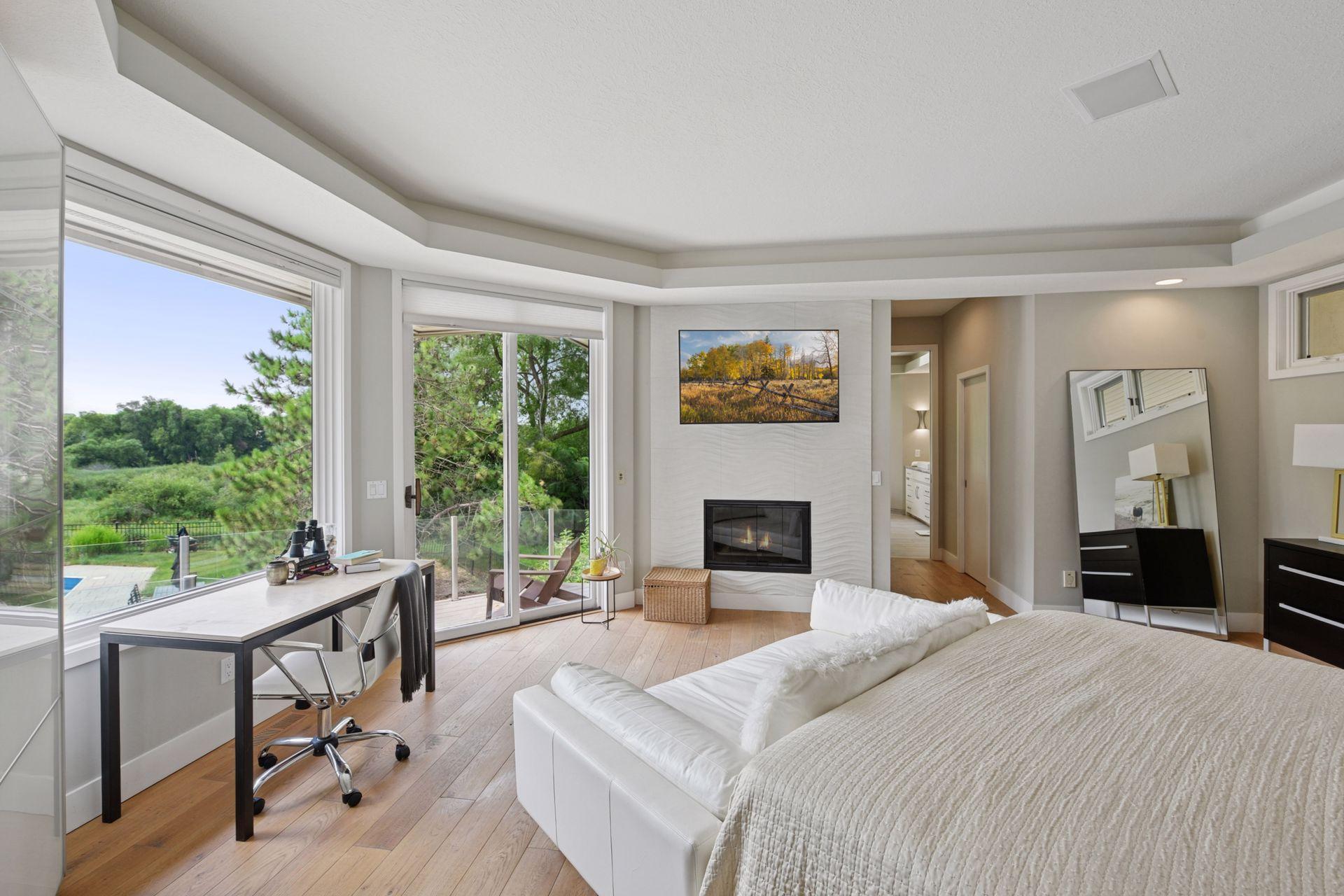 525 Navajo Road W