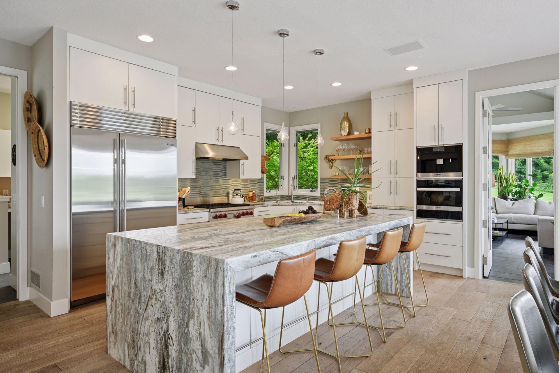 525 Navajo Road W