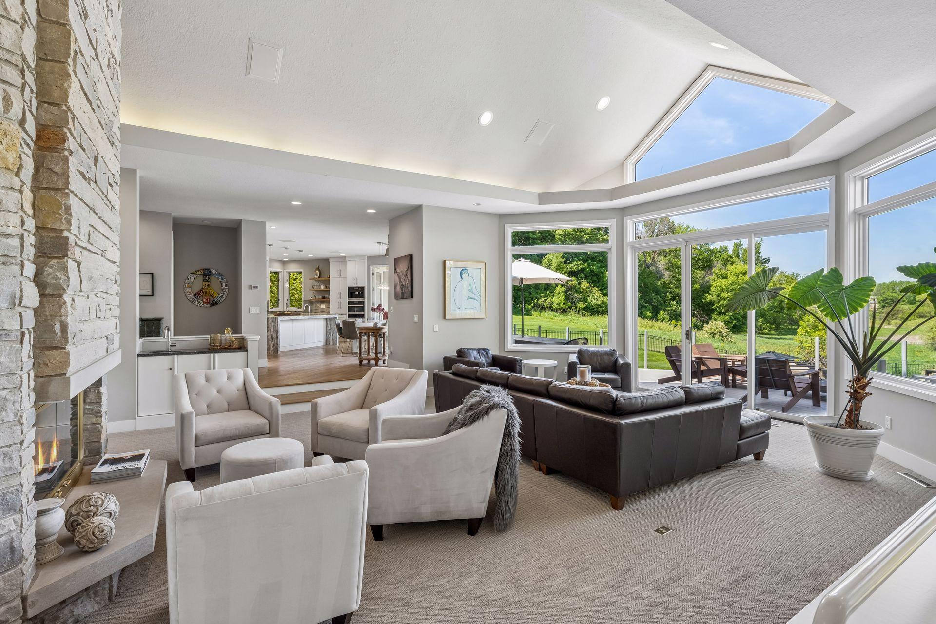 525 Navajo Road W