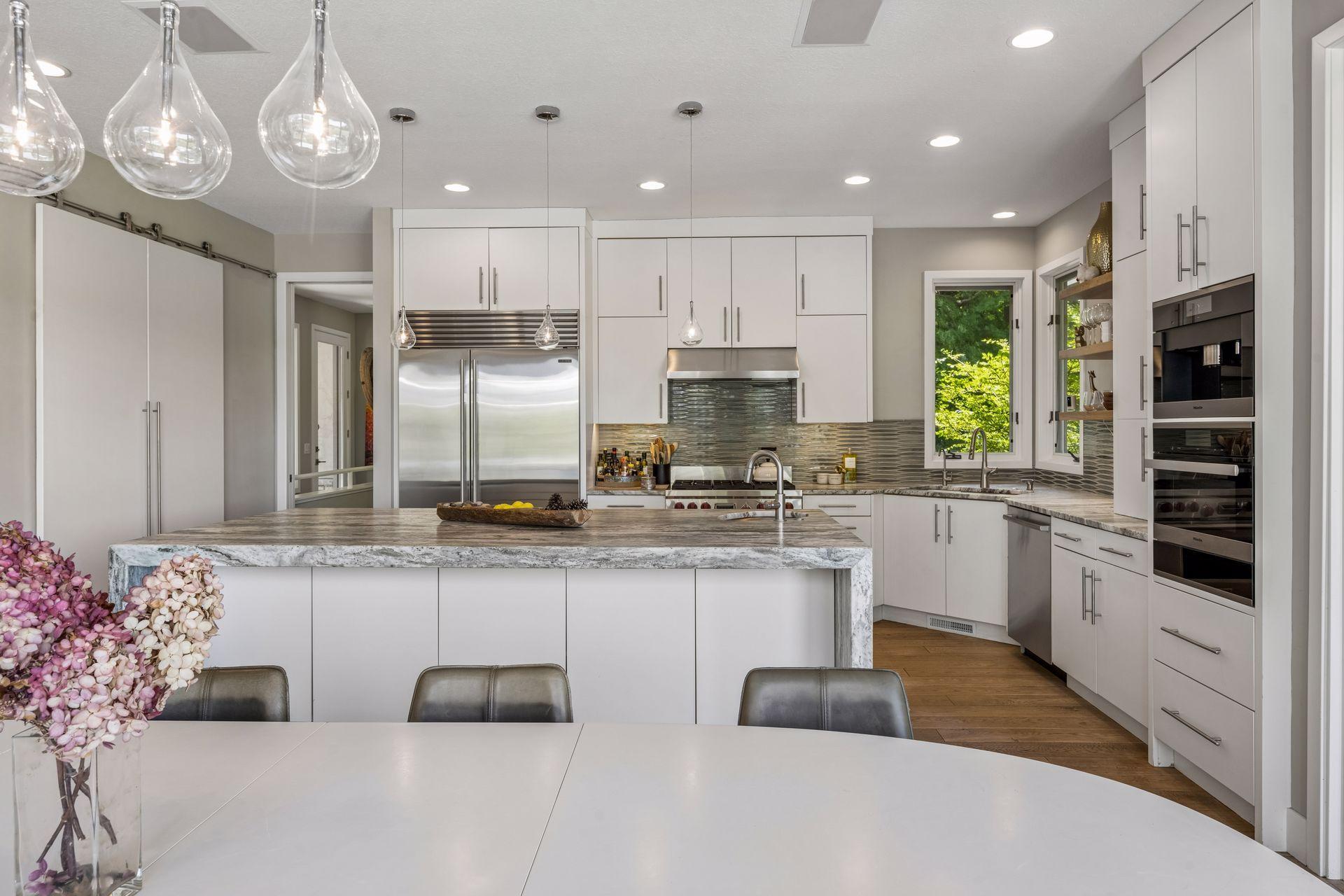 525 Navajo Road W