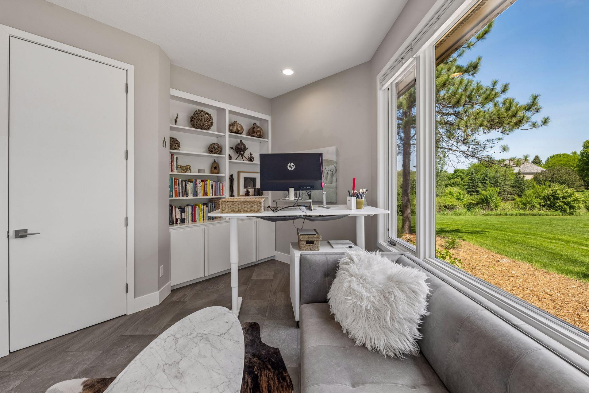 525 Navajo Road W