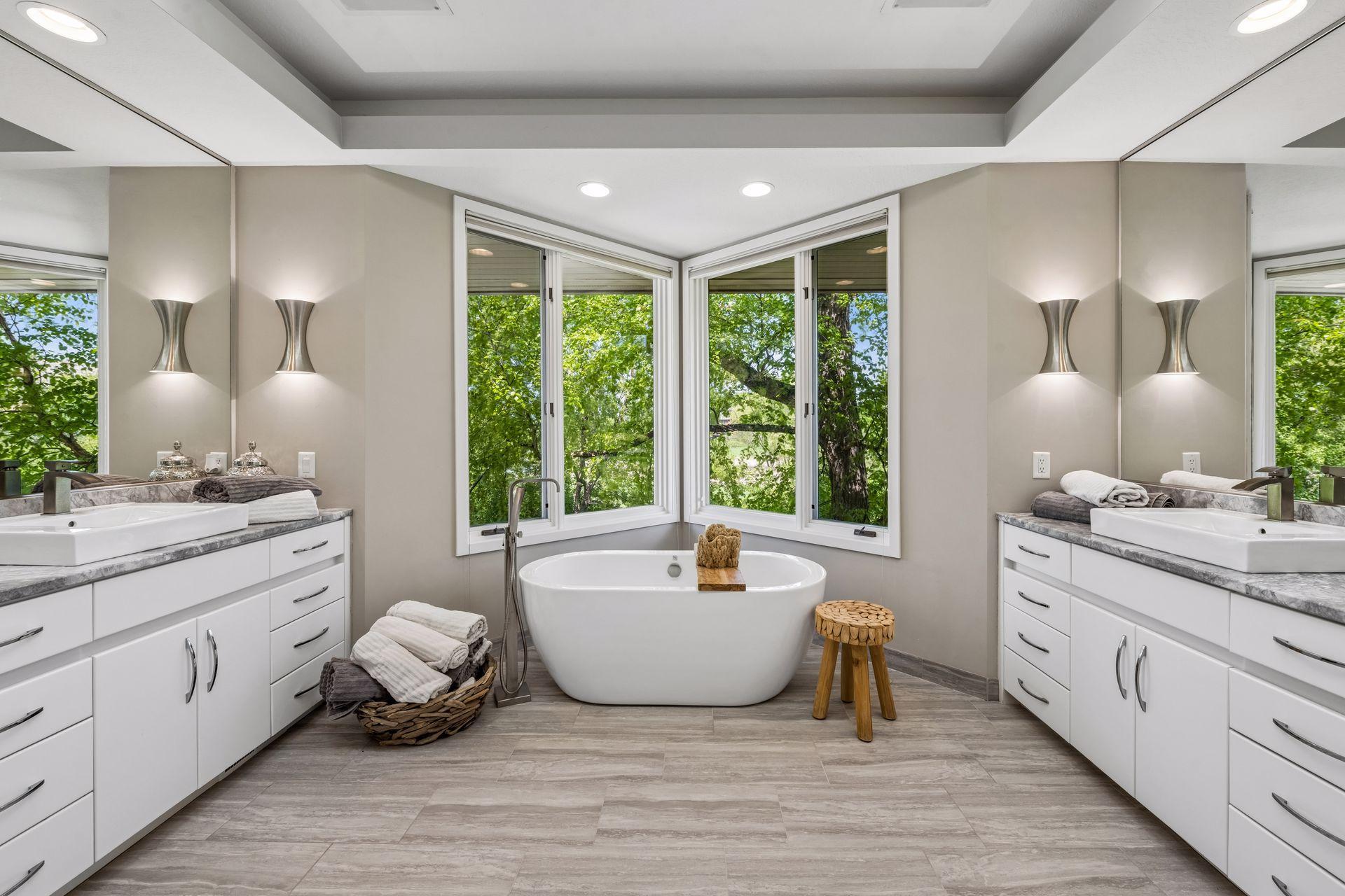 525 Navajo Road W
