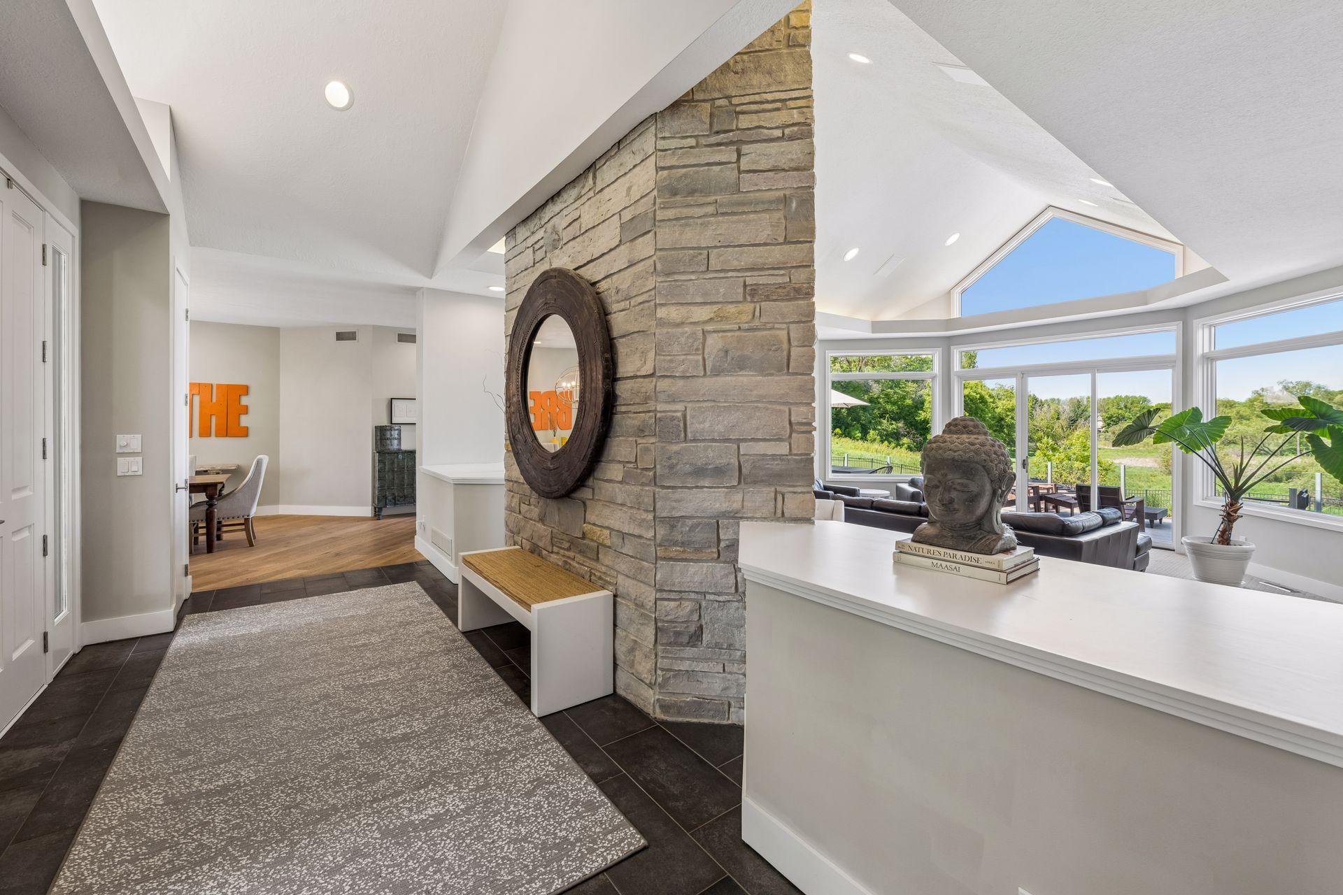 525 Navajo Road W
