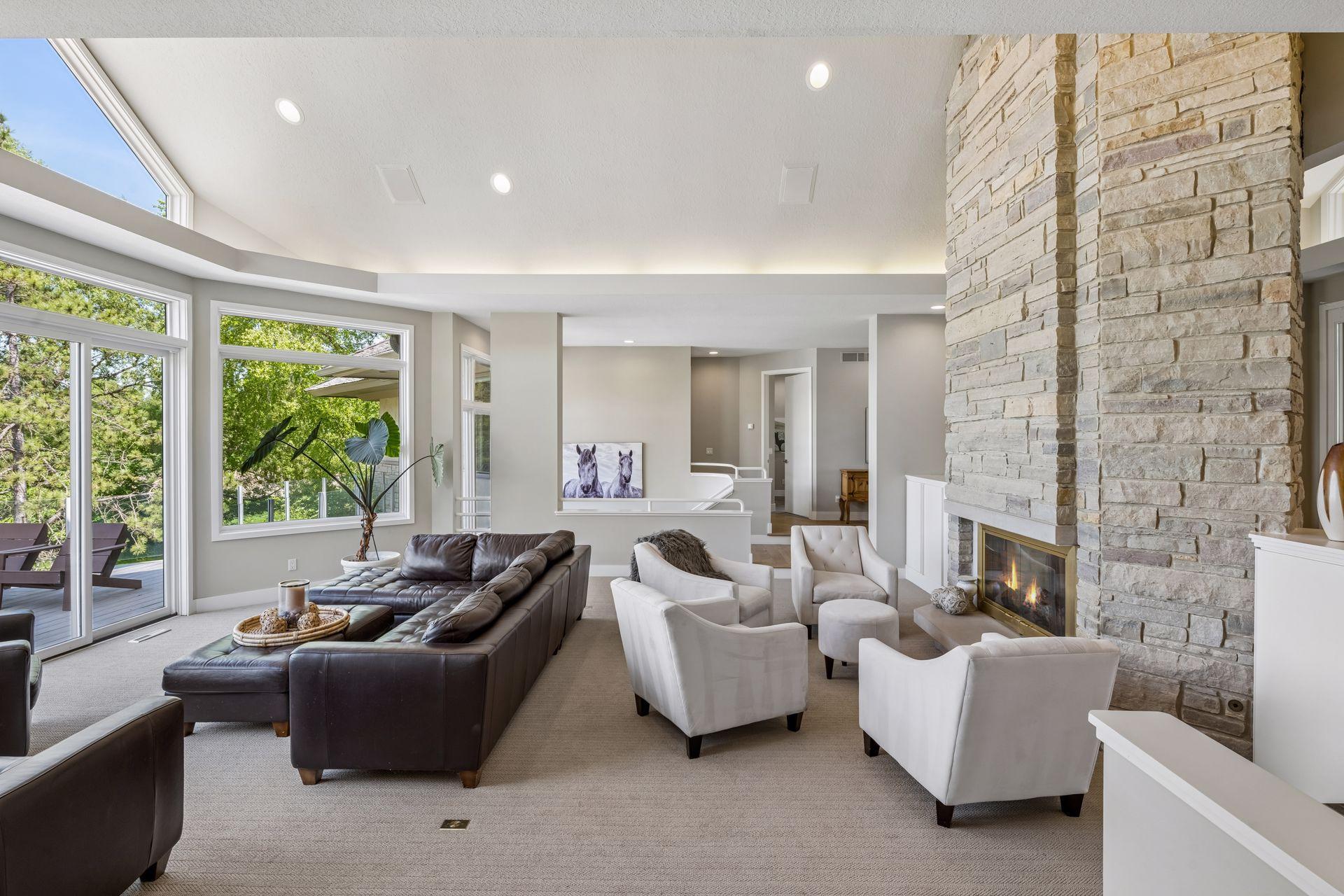 525 Navajo Road W