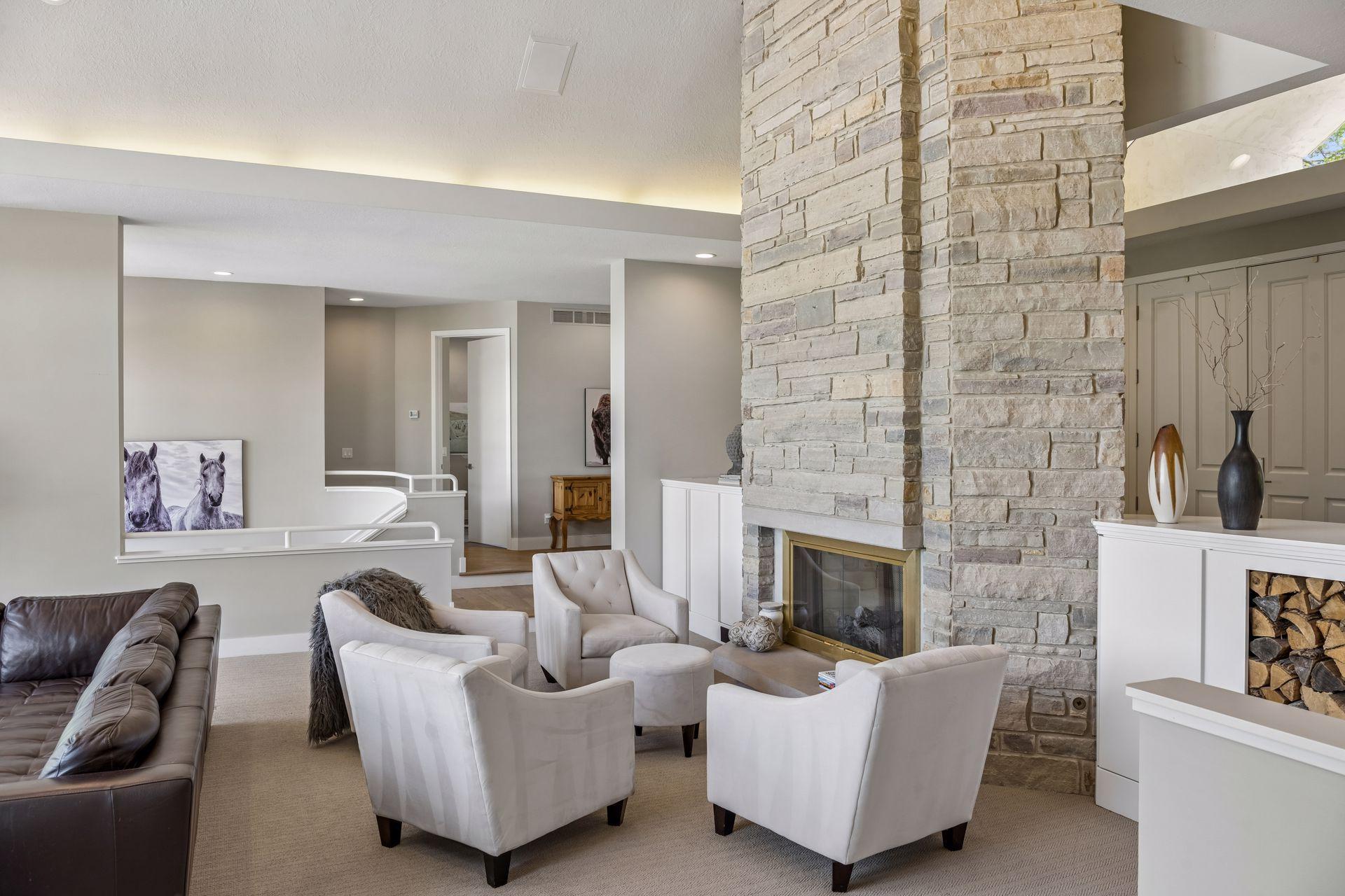 525 Navajo Road W