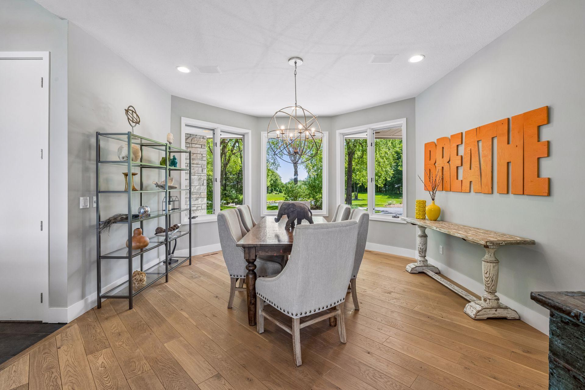 525 Navajo Road W