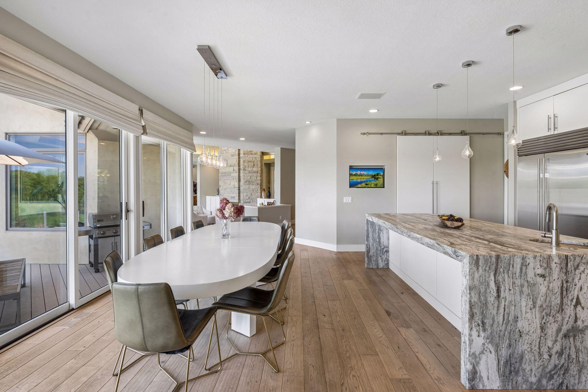 525 Navajo Road W