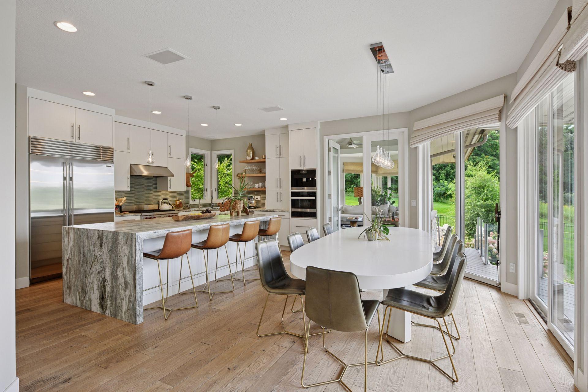525 Navajo Road W
