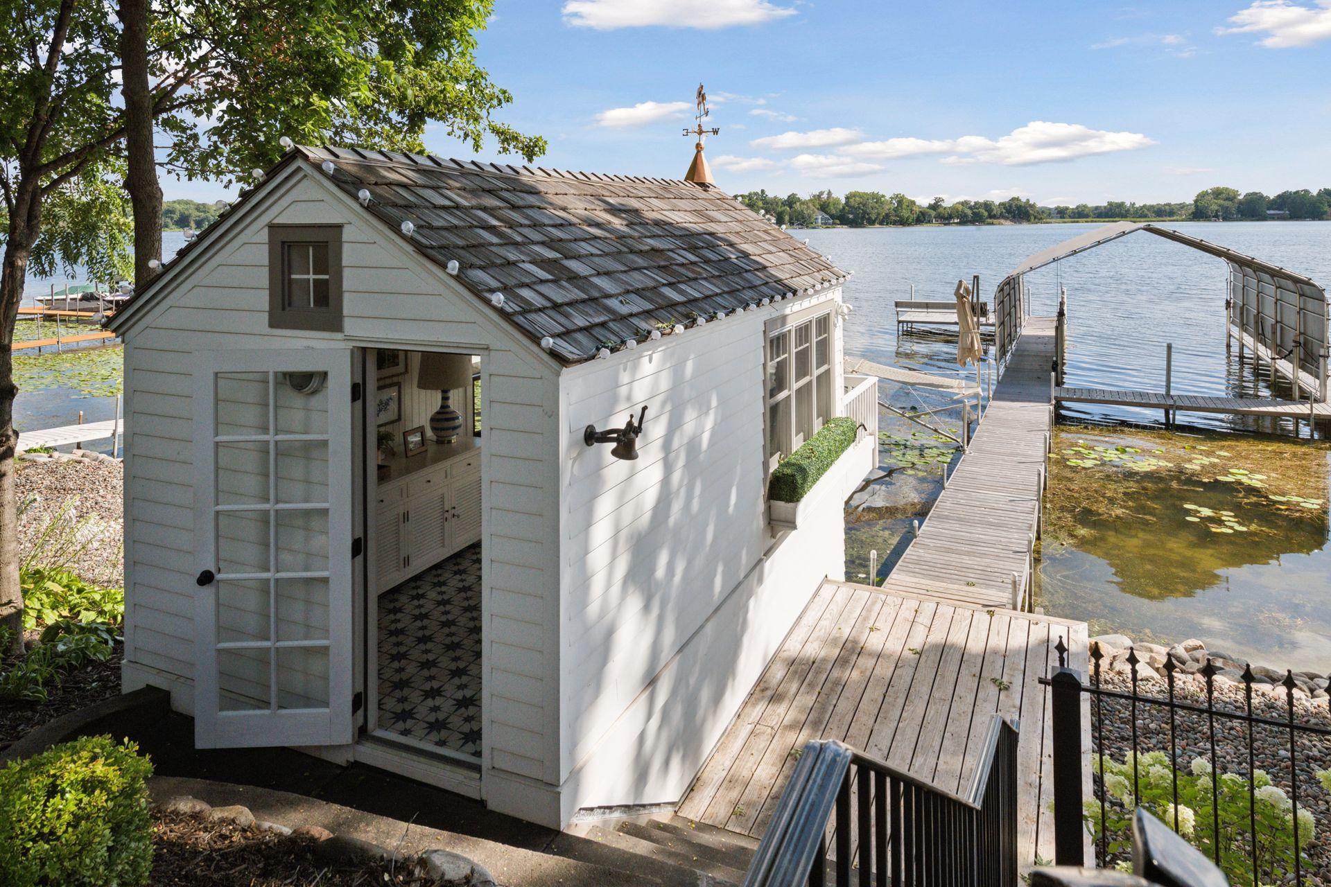 4805 Island View Drive