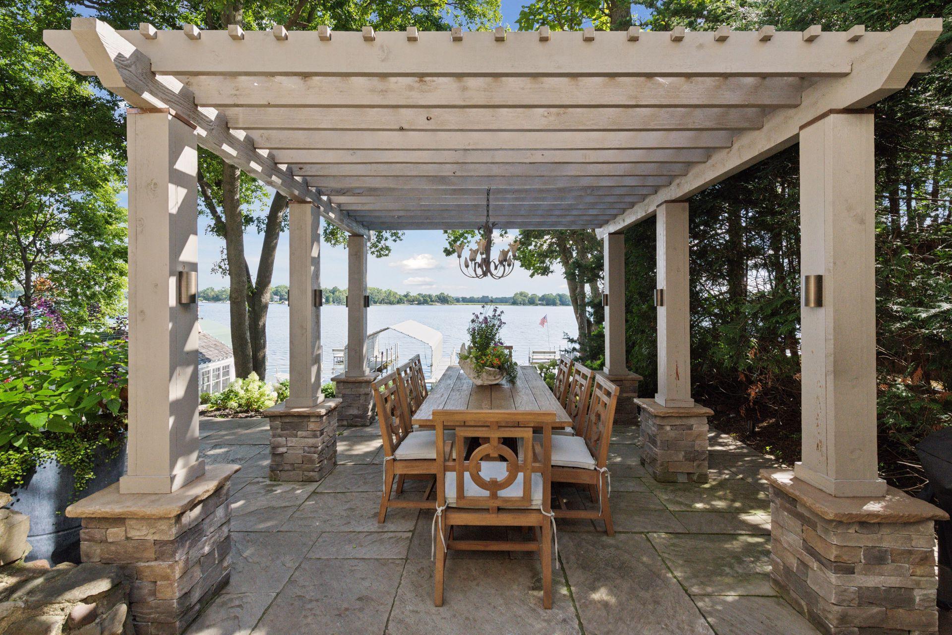 4805 Island View Drive