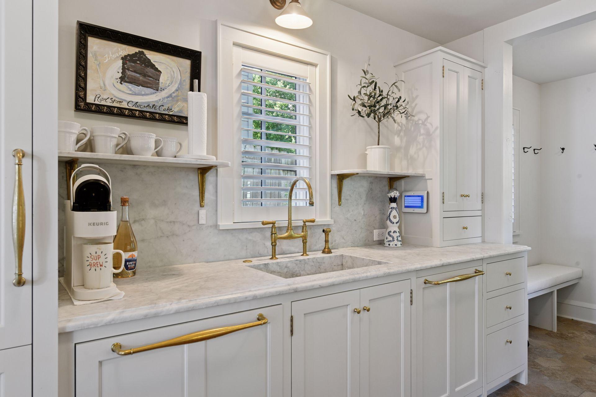 4805 Island View Drive