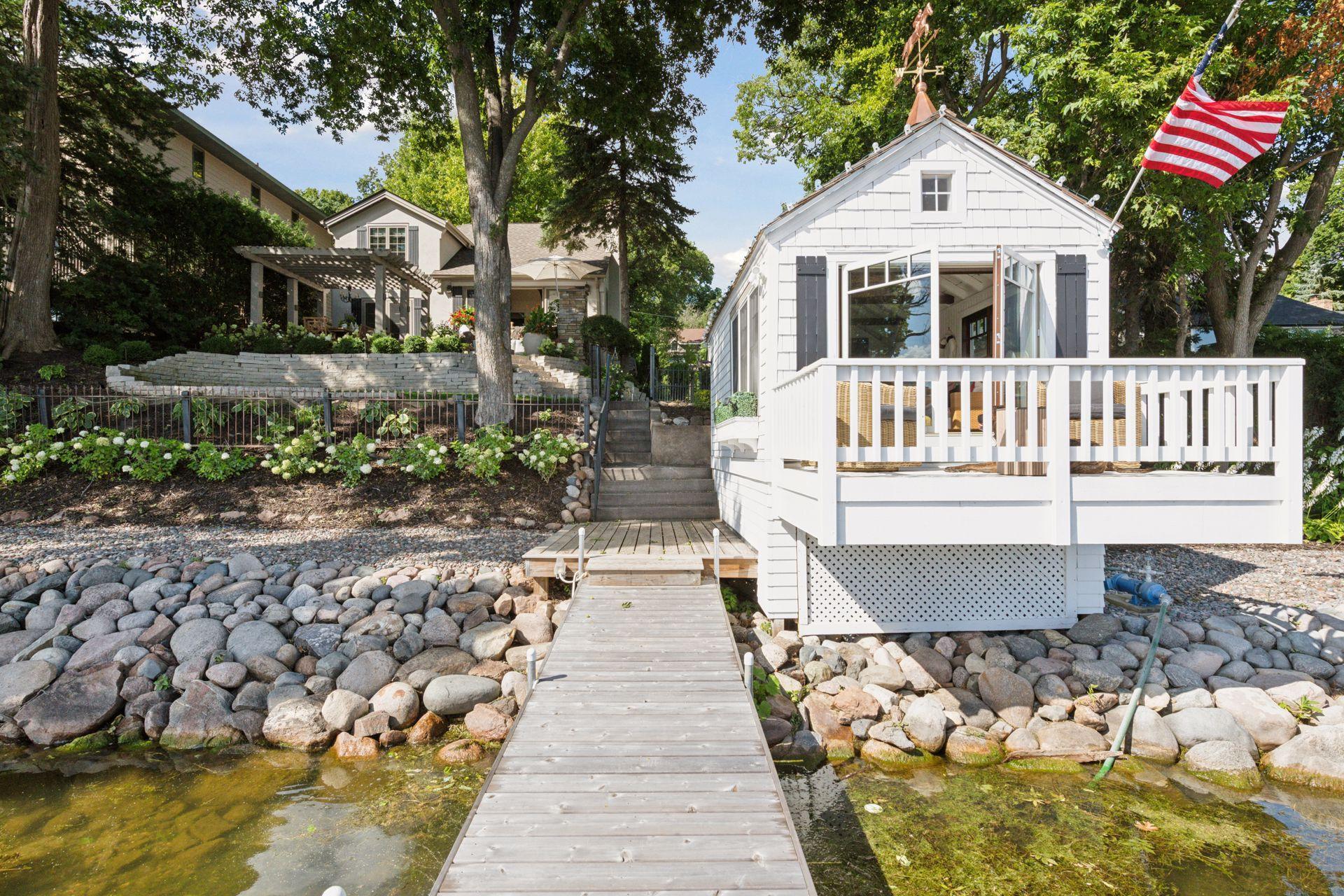 4805 Island View Drive