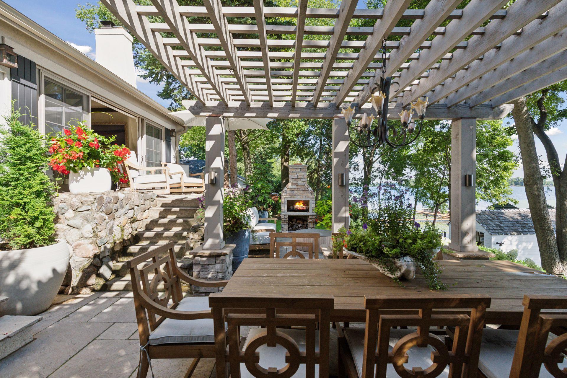 4805 Island View Drive