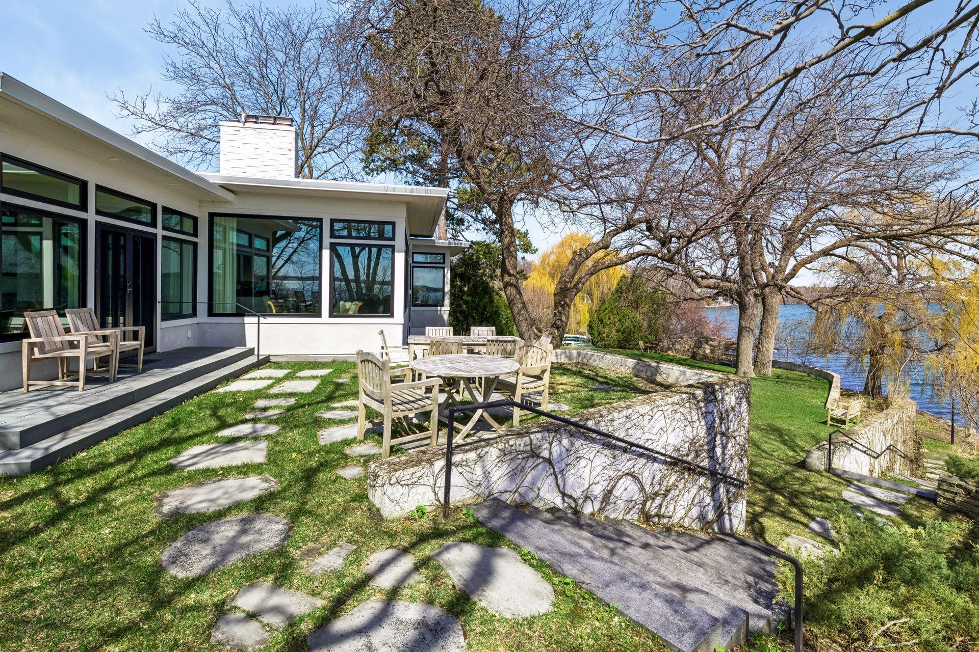 1300 Bracketts Point Road