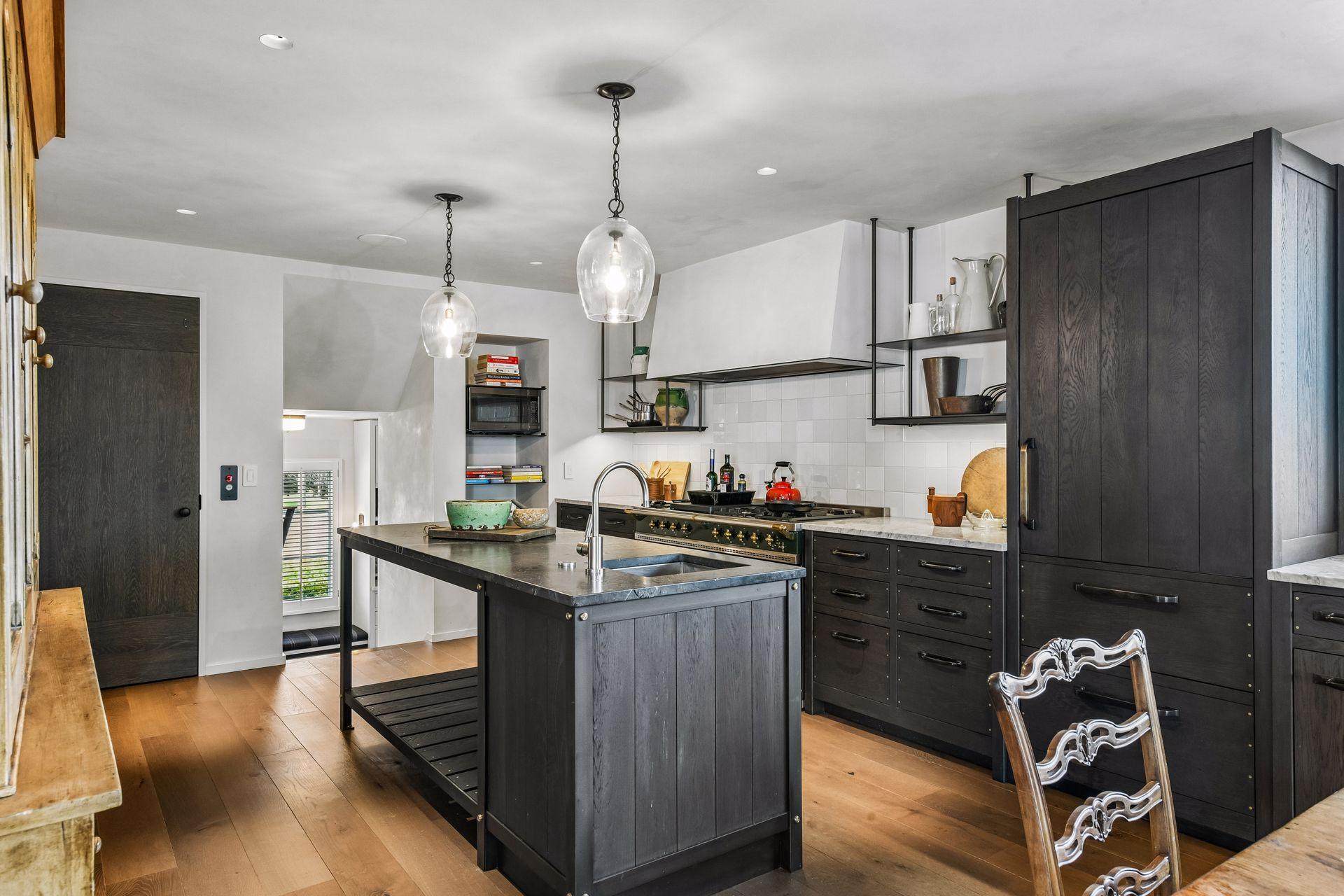 1300 Bracketts Point Road