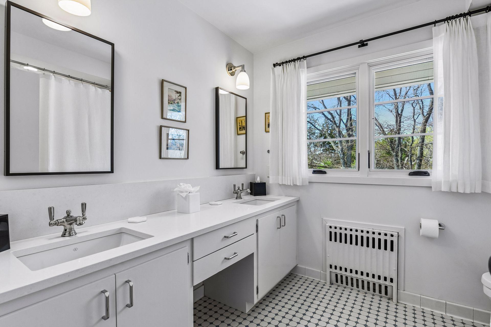 1300 Bracketts Point Road