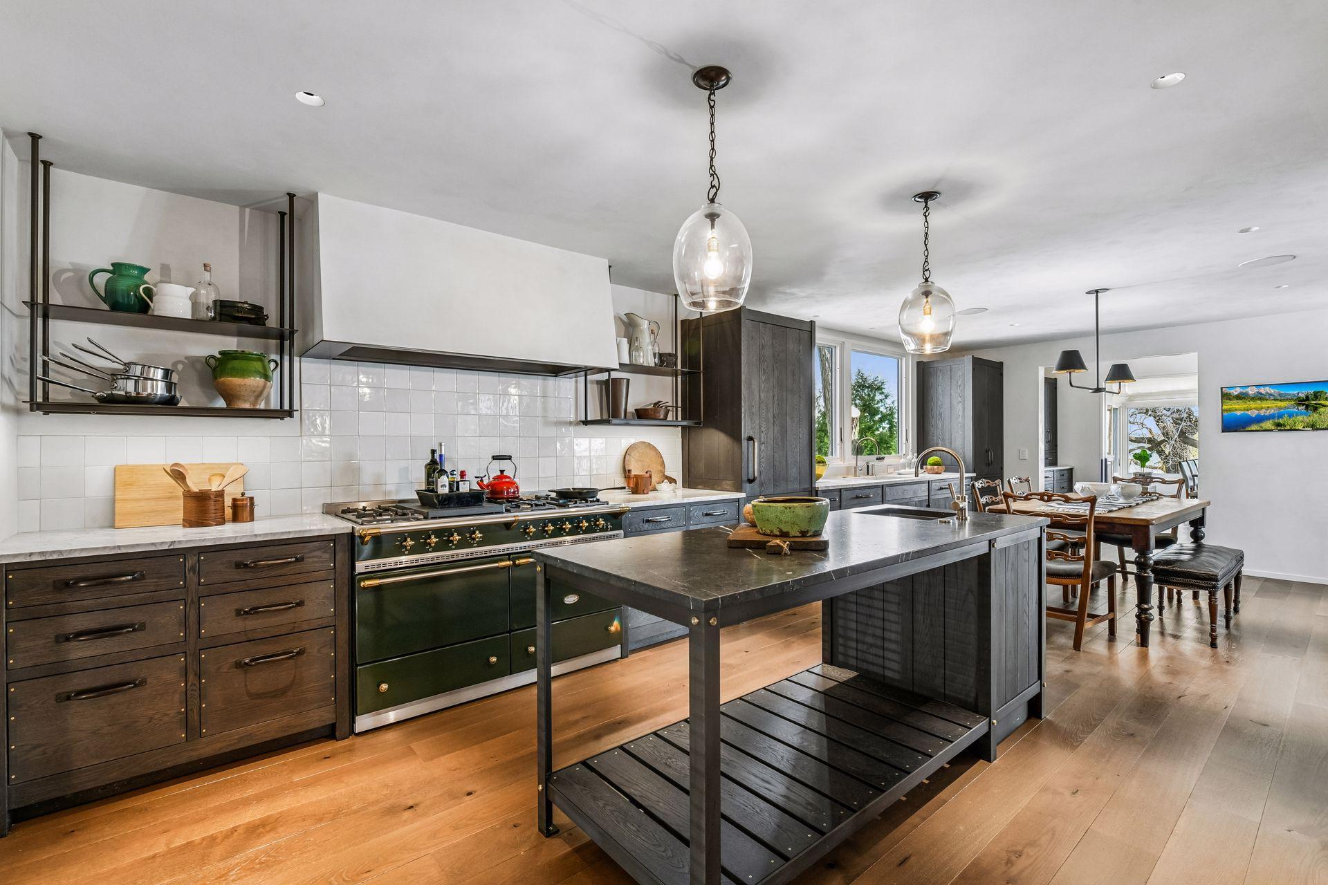 1300 Bracketts Point Road